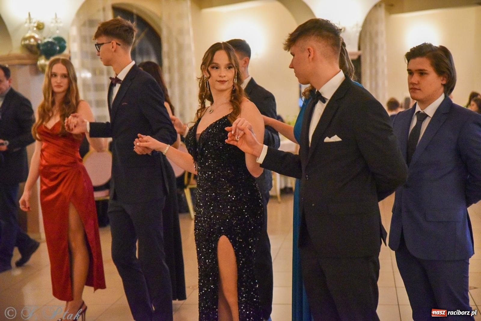 Zdjęcie w galerii na portalu naszraciborz.pl: Studniówka I LO i Liceum Sztuk Plastycznych na bis! wiadomości z regionu