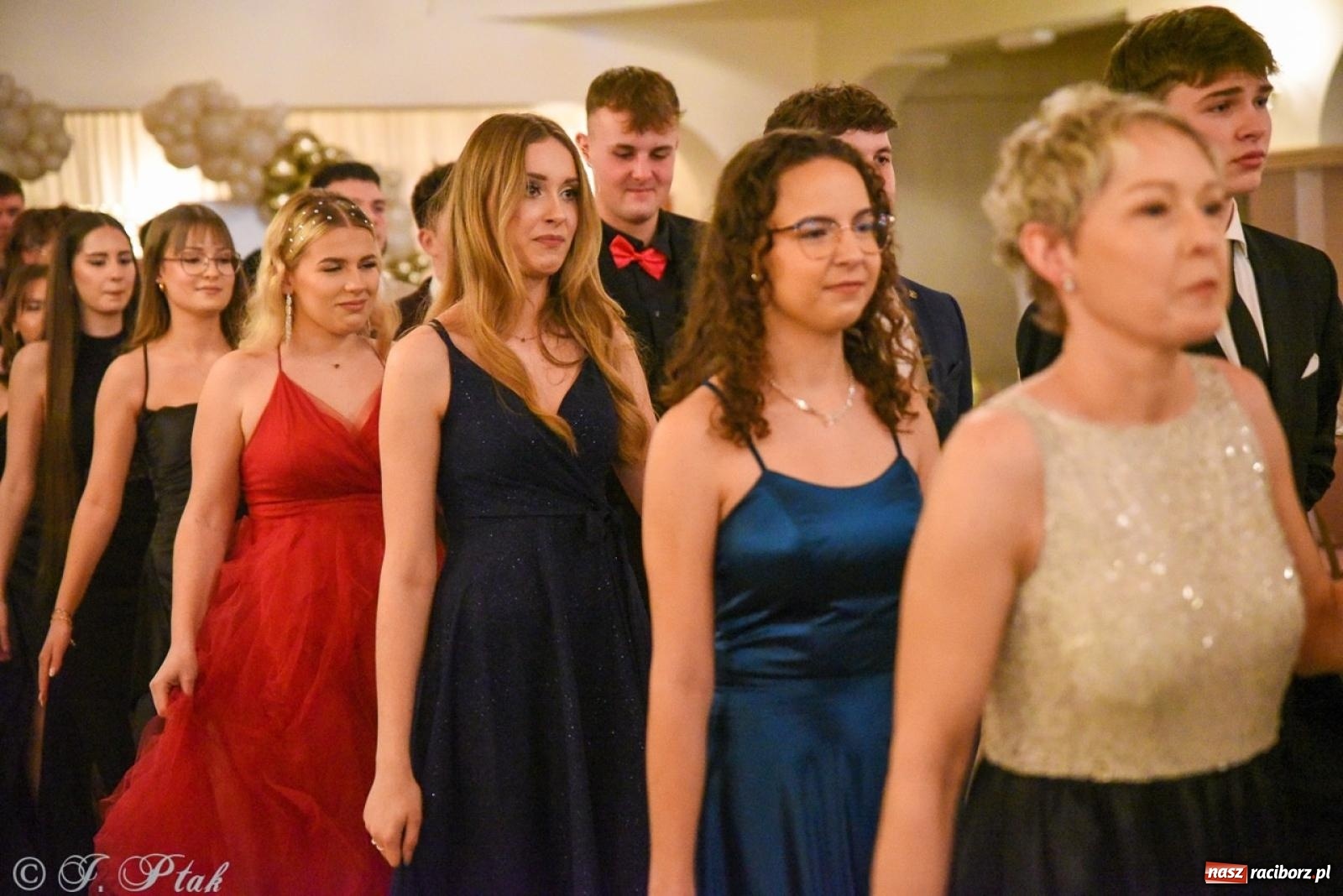 Zdjęcie w galerii na portalu naszraciborz.pl: Studniówka I LO i Liceum Sztuk Plastycznych na bis! wiadomości z regionu