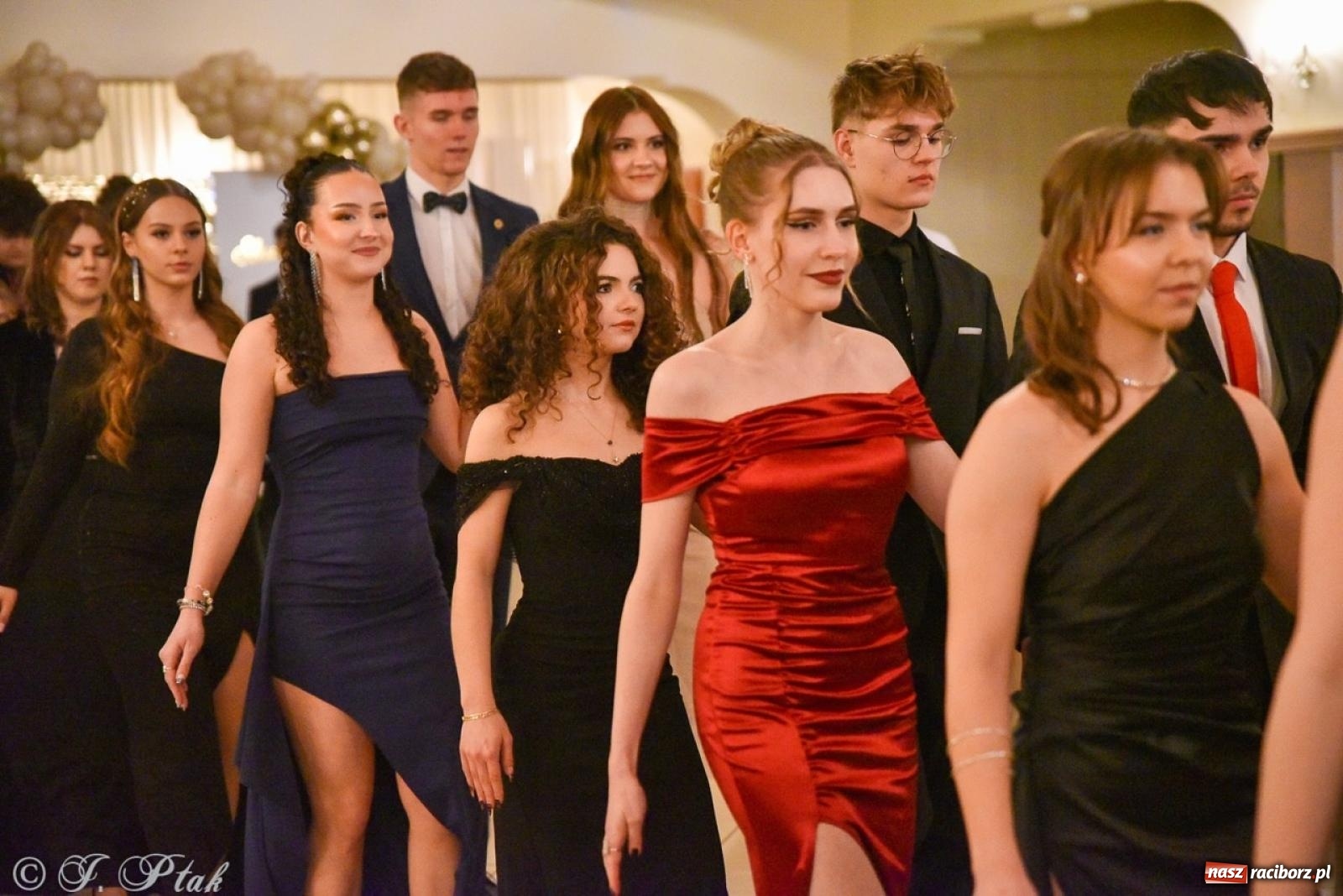 Zdjęcie w galerii na portalu naszraciborz.pl: Studniówka I LO i Liceum Sztuk Plastycznych na bis! wiadomości z regionu