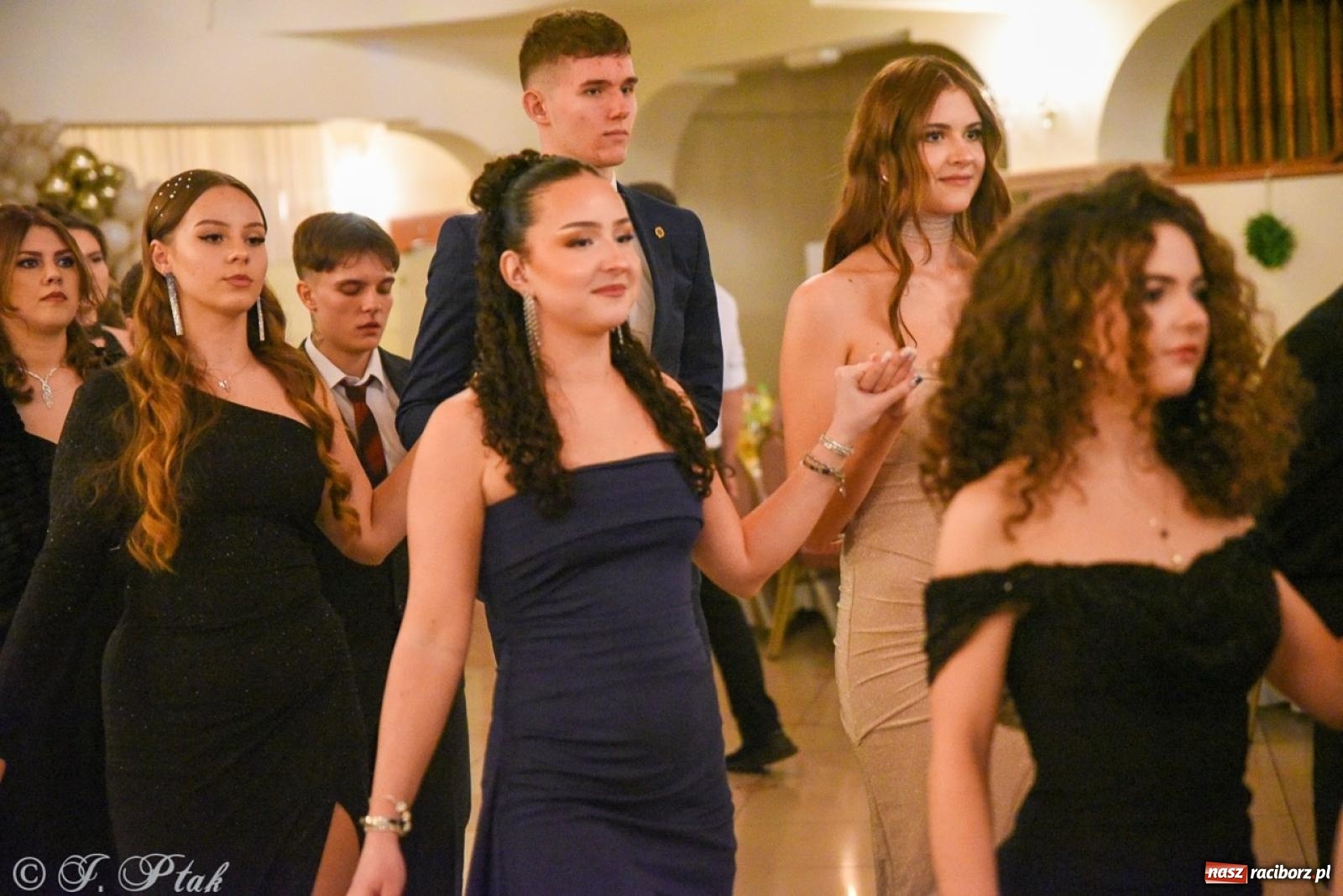 Zdjęcie w galerii na portalu naszraciborz.pl: Studniówka I LO i Liceum Sztuk Plastycznych na bis! wiadomości z regionu