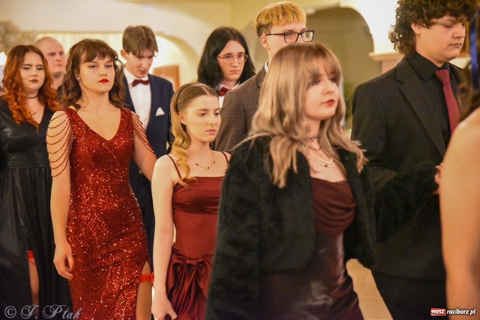 Zdjęcie w galerii na portalu naszraciborz.pl: Studniówka I LO i Liceum Sztuk Plastycznych na bis! wiadomości z regionu