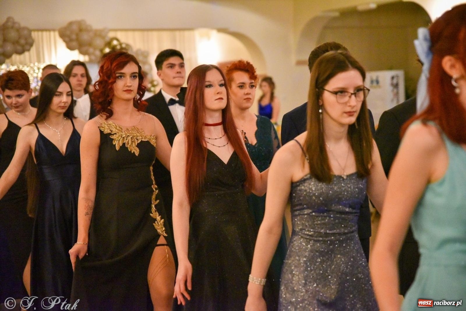 Zdjęcie w galerii na portalu naszraciborz.pl: Studniówka I LO i Liceum Sztuk Plastycznych na bis! wiadomości z regionu