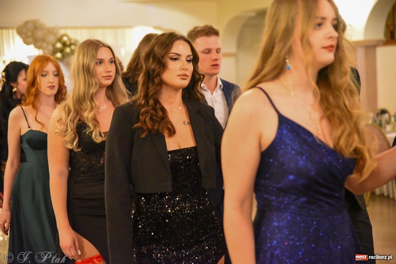 Zdjęcie w galerii na portalu naszraciborz.pl: Studniówka I LO i Liceum Sztuk Plastycznych na bis! wiadomości z regionu