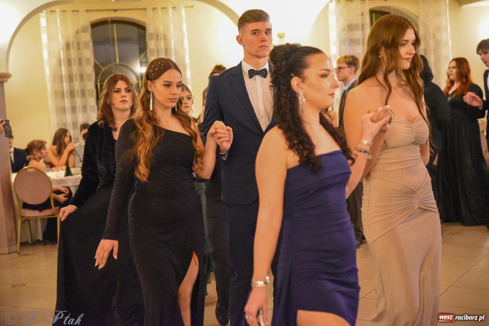 Zdjęcie w galerii na portalu naszraciborz.pl: Studniówka I LO i Liceum Sztuk Plastycznych na bis! wiadomości z regionu