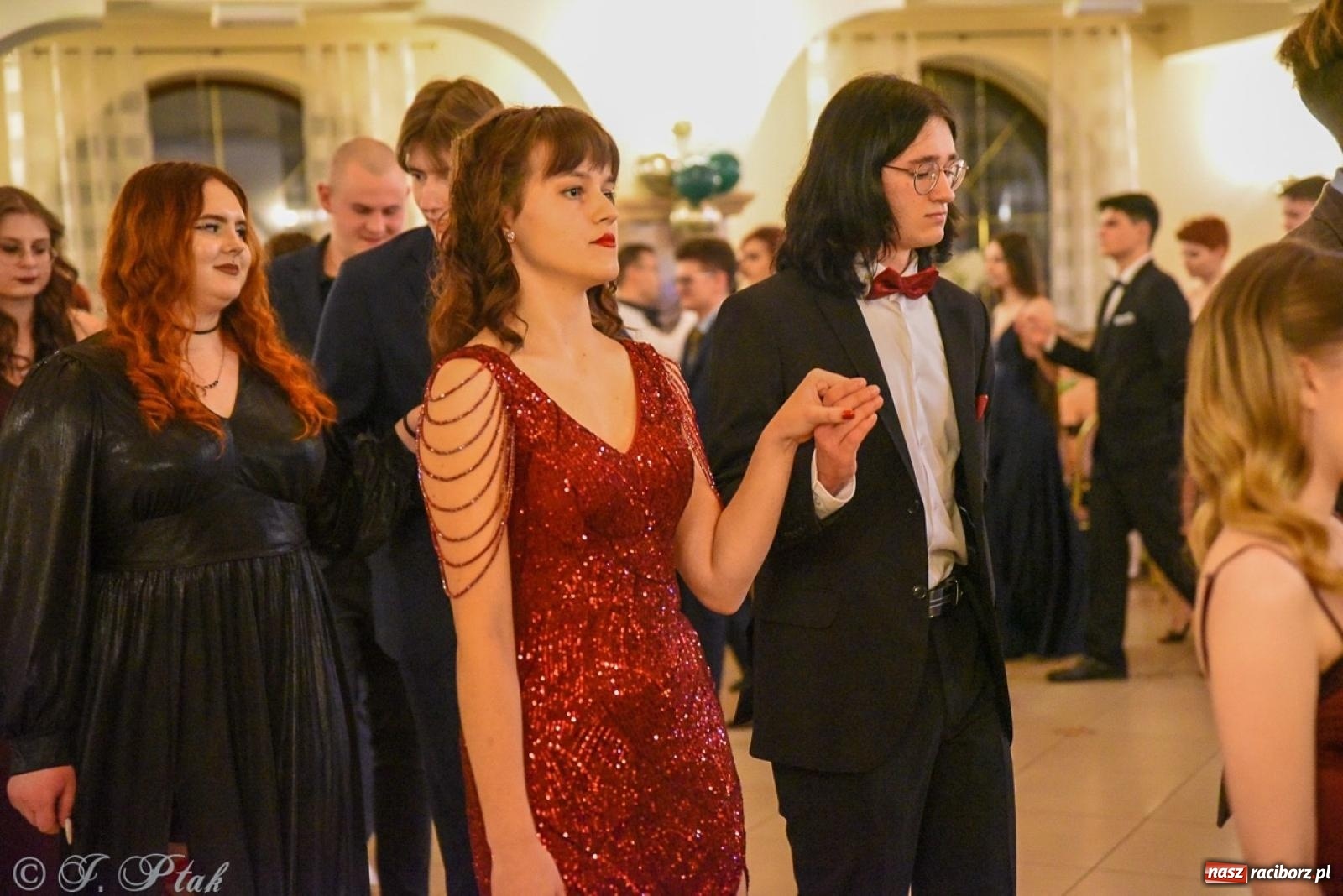 Zdjęcie w galerii na portalu naszraciborz.pl: Studniówka I LO i Liceum Sztuk Plastycznych na bis! wiadomości z regionu