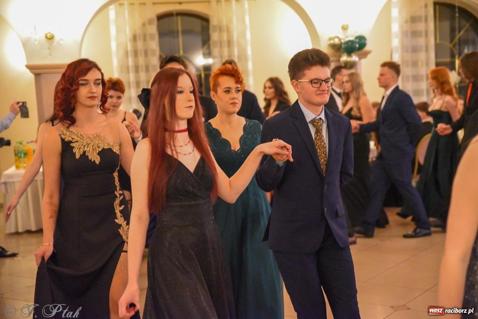 Zdjęcie w galerii na portalu naszraciborz.pl: Studniówka I LO i Liceum Sztuk Plastycznych na bis! wiadomości z regionu