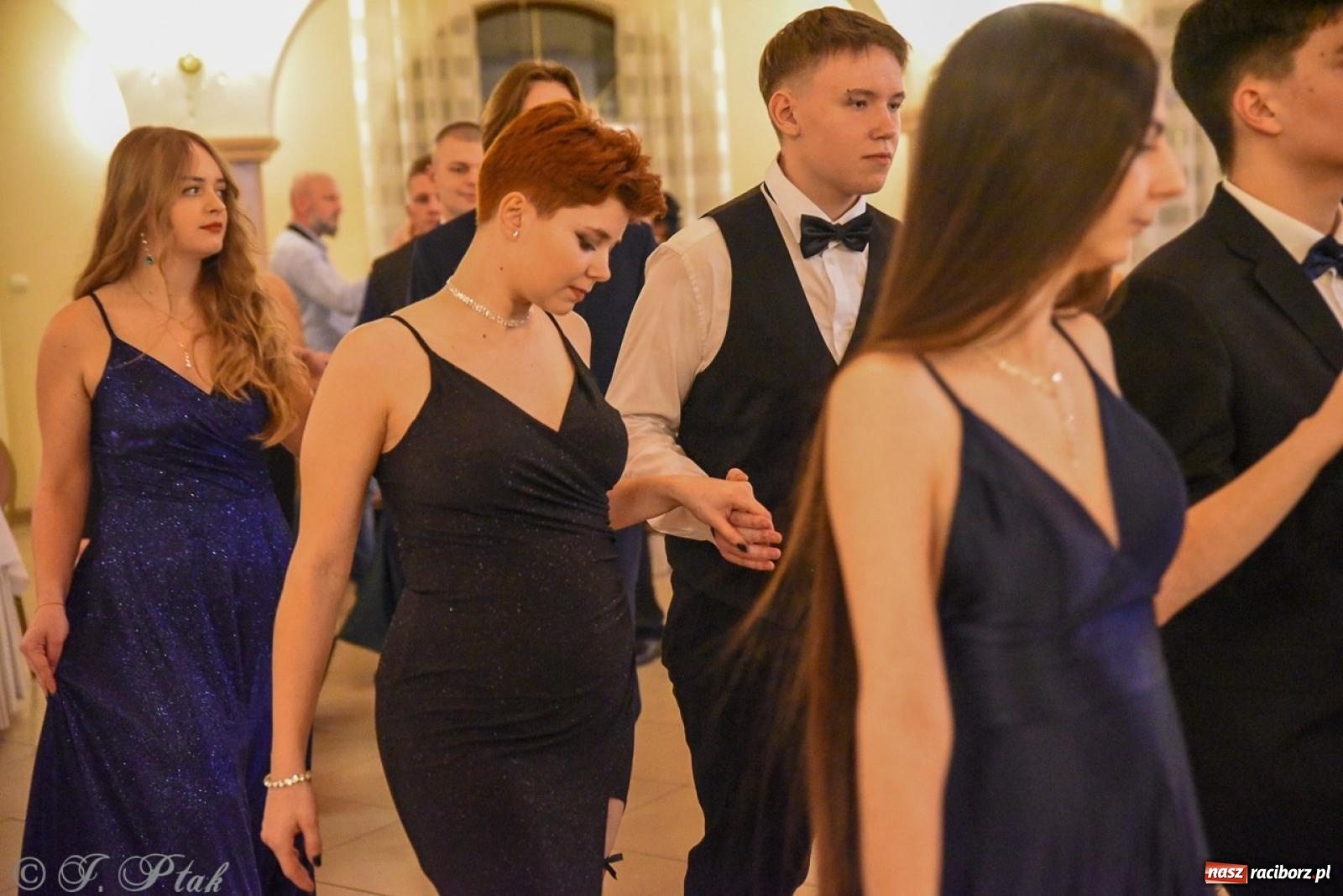 Zdjęcie w galerii na portalu naszraciborz.pl: Studniówka I LO i Liceum Sztuk Plastycznych na bis! wiadomości z regionu