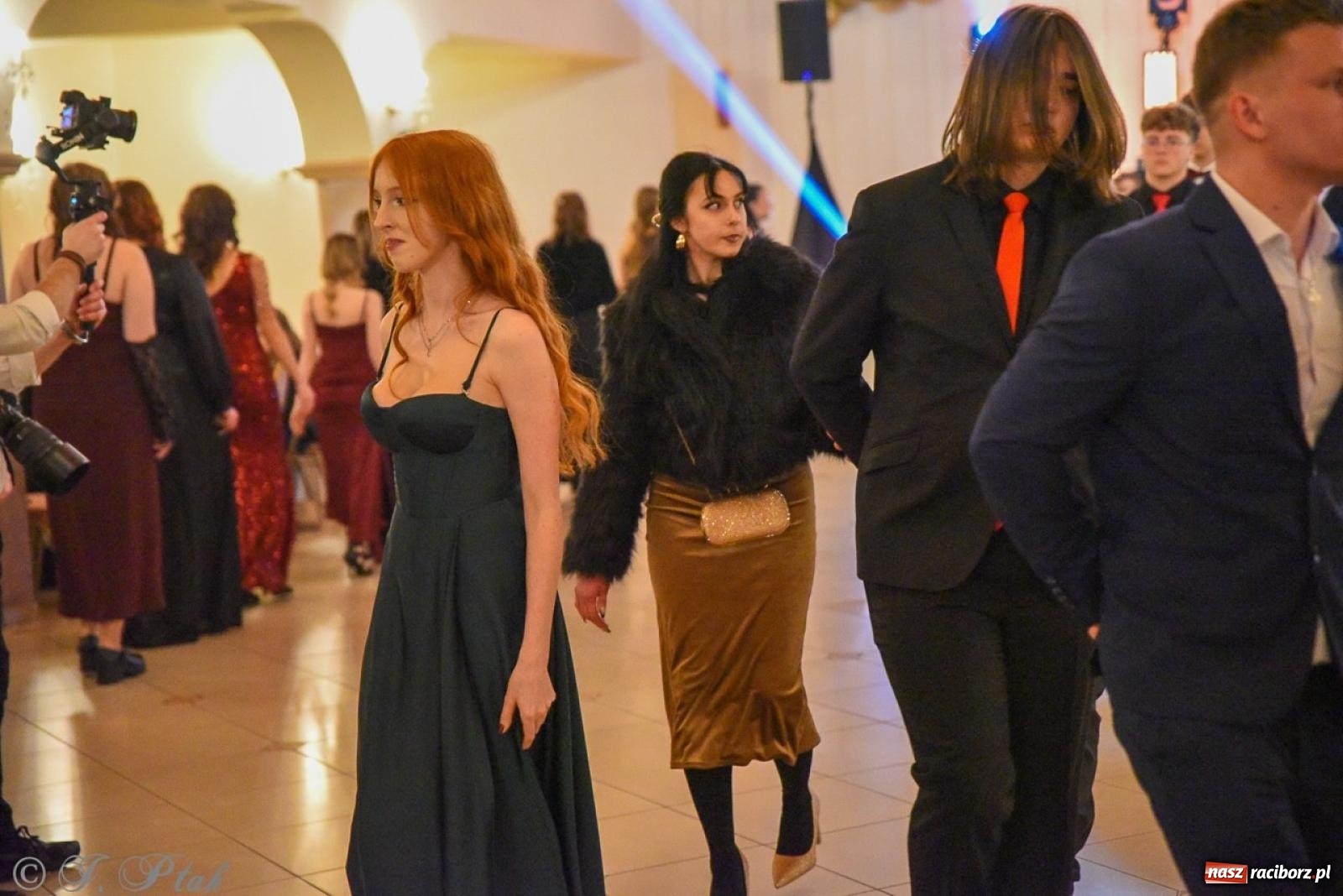 Zdjęcie w galerii na portalu naszraciborz.pl: Studniówka I LO i Liceum Sztuk Plastycznych na bis! wiadomości z regionu