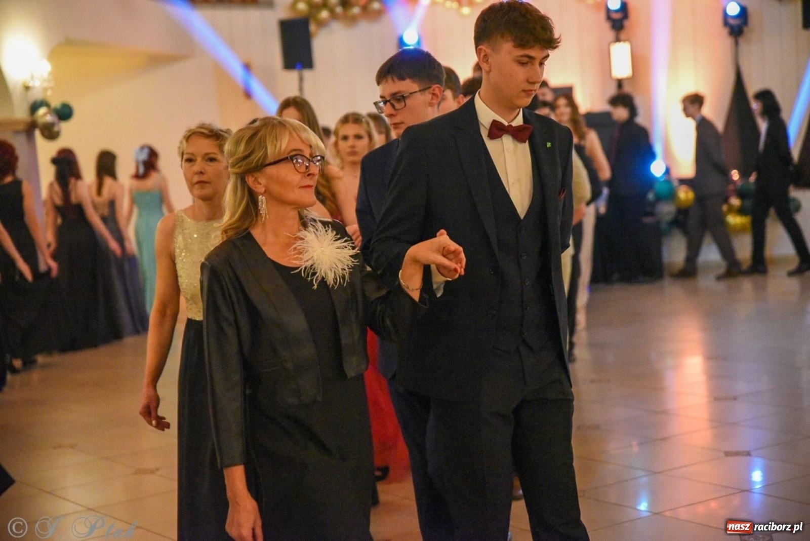 Zdjęcie w galerii na portalu naszraciborz.pl: Studniówka I LO i Liceum Sztuk Plastycznych na bis! wiadomości z regionu