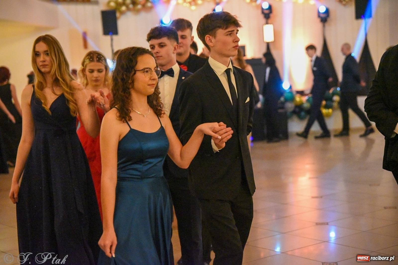 Zdjęcie w galerii na portalu naszraciborz.pl: Studniówka I LO i Liceum Sztuk Plastycznych na bis! wiadomości z regionu