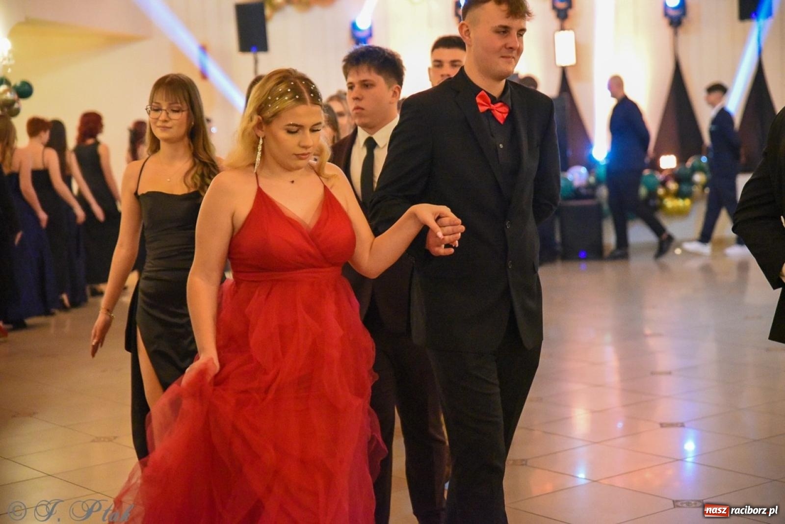 Zdjęcie w galerii na portalu naszraciborz.pl: Studniówka I LO i Liceum Sztuk Plastycznych na bis! wiadomości z regionu