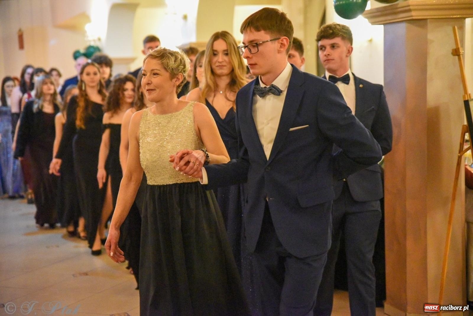 Zdjęcie w galerii na portalu naszraciborz.pl: Studniówka I LO i Liceum Sztuk Plastycznych na bis! wiadomości z regionu