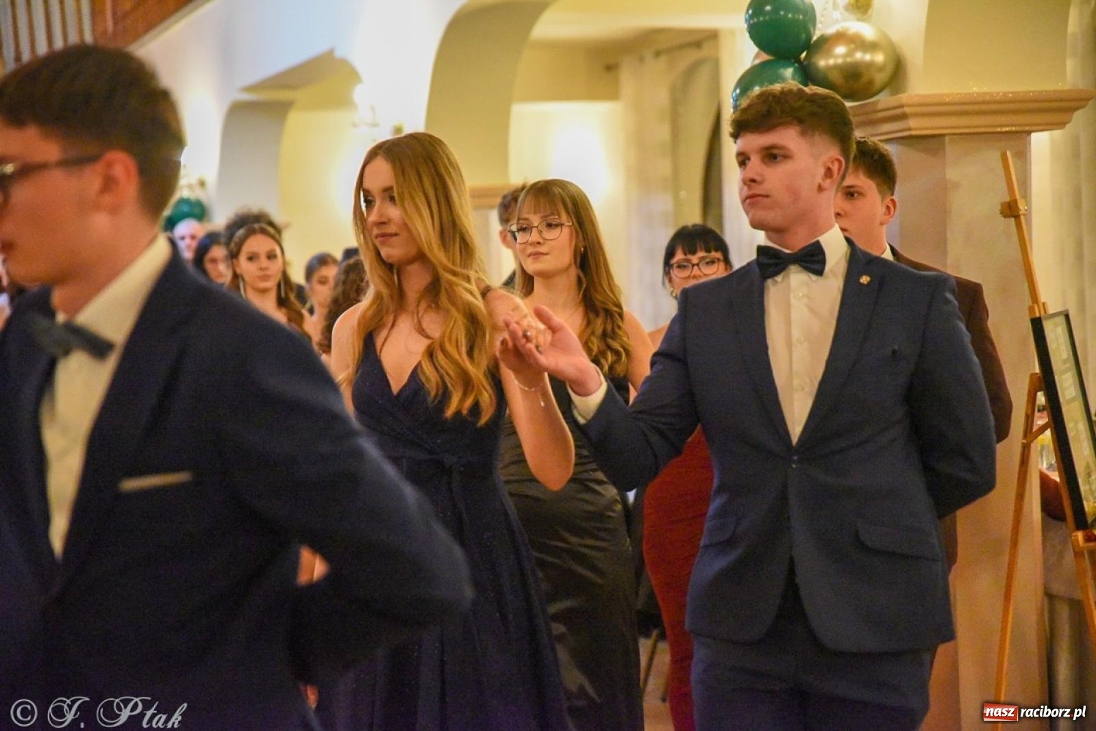 Zdjęcie w galerii na portalu naszraciborz.pl: Studniówka I LO i Liceum Sztuk Plastycznych na bis! wiadomości z regionu