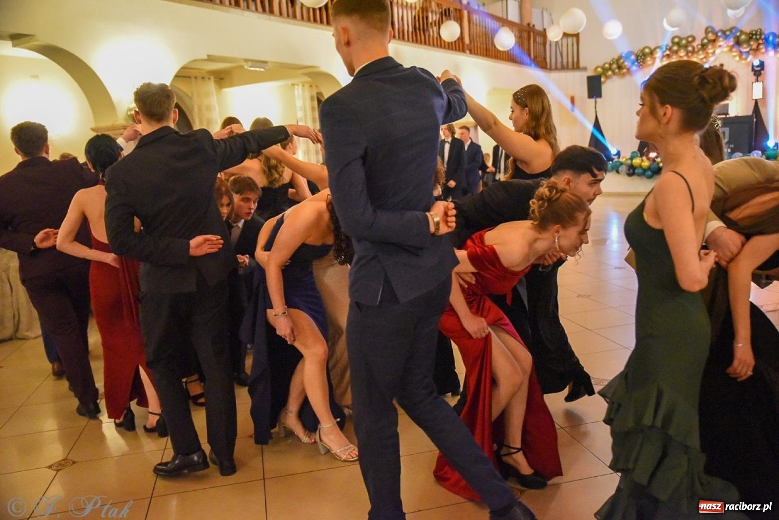 Zdjęcie w galerii na portalu naszraciborz.pl: Studniówka I LO i Liceum Sztuk Plastycznych na bis! wiadomości z regionu