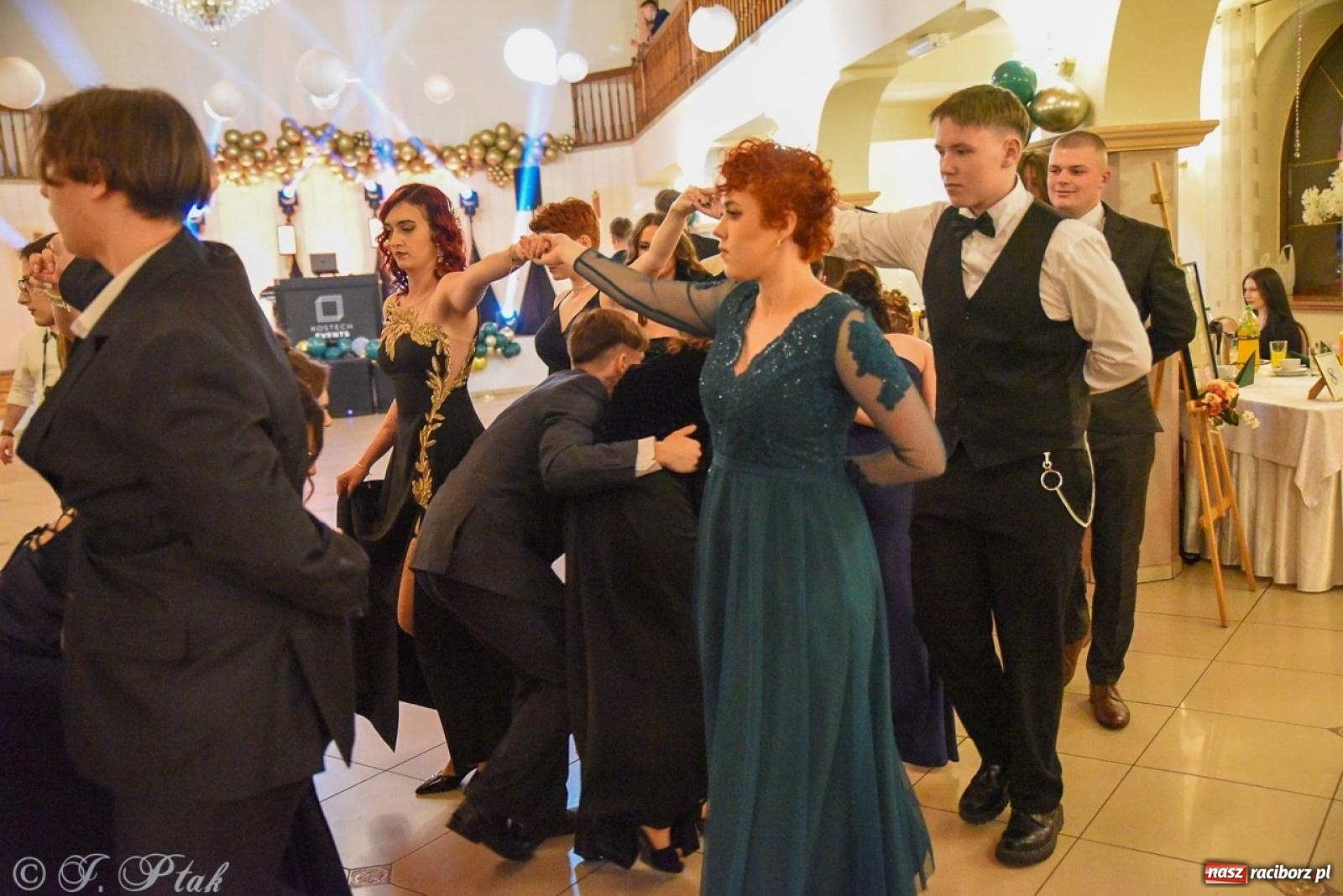 Zdjęcie w galerii na portalu naszraciborz.pl: Studniówka I LO i Liceum Sztuk Plastycznych na bis! wiadomości z regionu