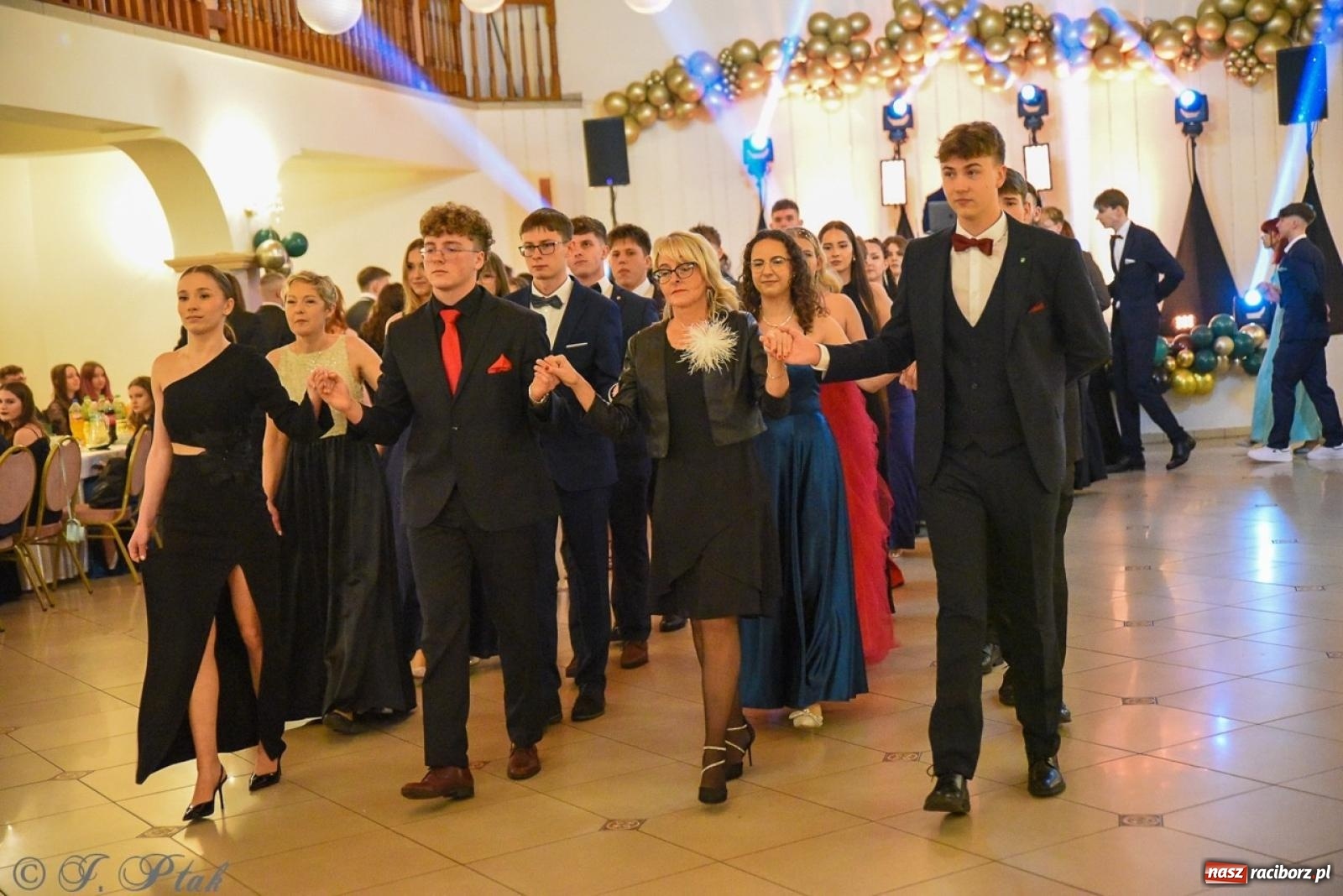 Zdjęcie w galerii na portalu naszraciborz.pl: Studniówka I LO i Liceum Sztuk Plastycznych na bis! wiadomości z regionu