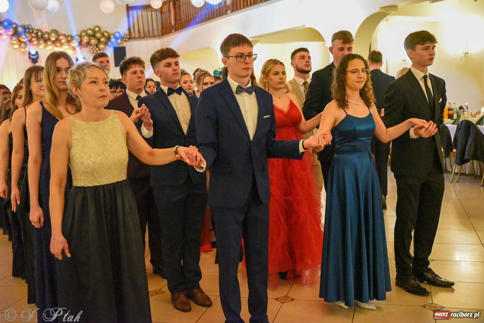 Zdjęcie w galerii na portalu naszraciborz.pl: Studniówka I LO i Liceum Sztuk Plastycznych na bis! wiadomości z regionu