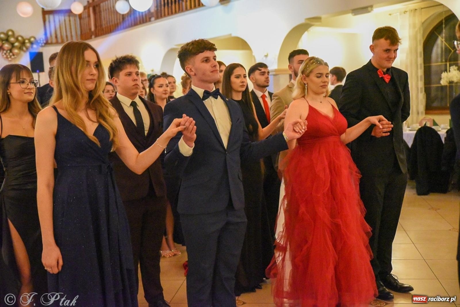 Zdjęcie w galerii na portalu naszraciborz.pl: Studniówka I LO i Liceum Sztuk Plastycznych na bis! wiadomości z regionu