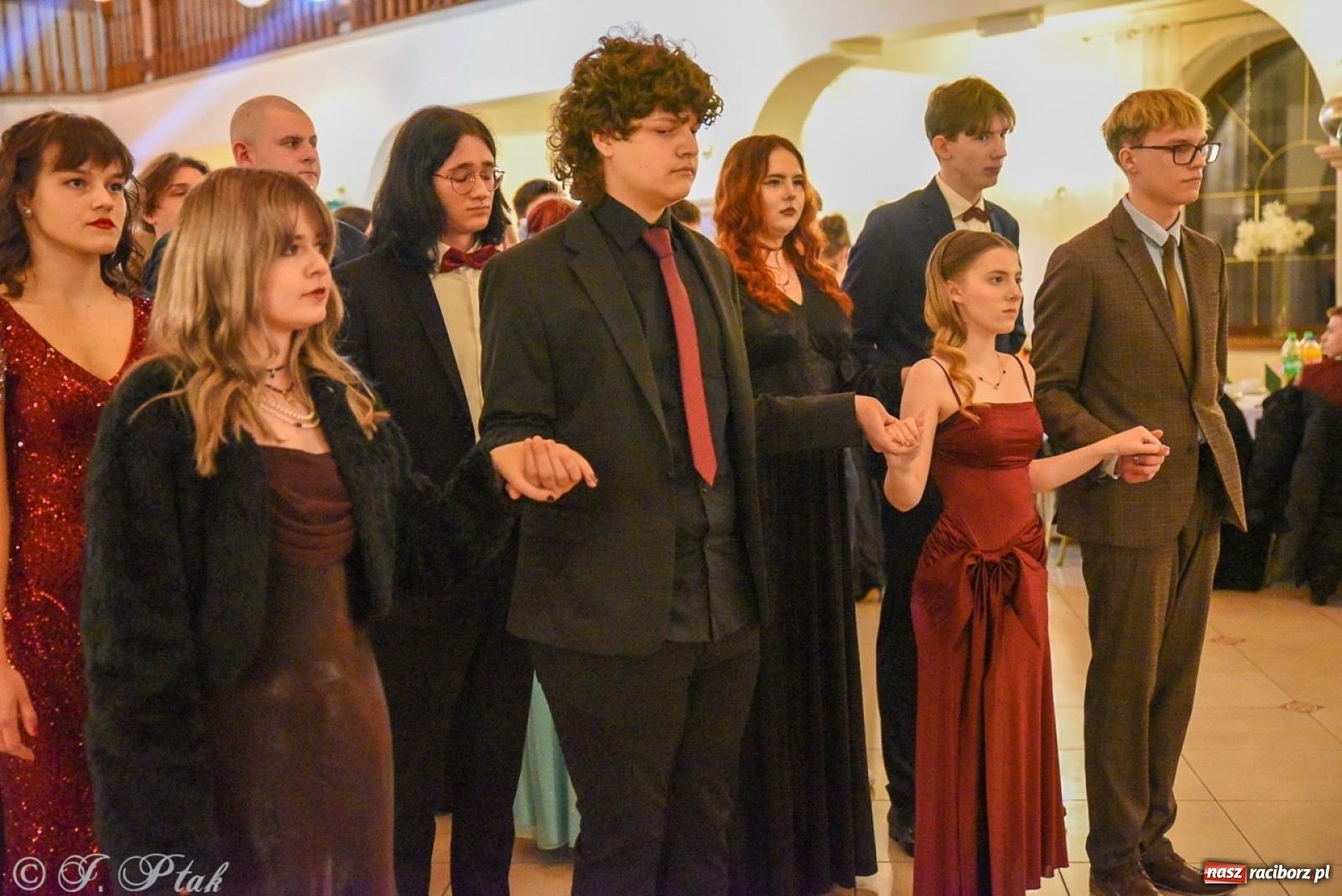 Zdjęcie w galerii na portalu naszraciborz.pl: Studniówka I LO i Liceum Sztuk Plastycznych na bis! wiadomości z regionu