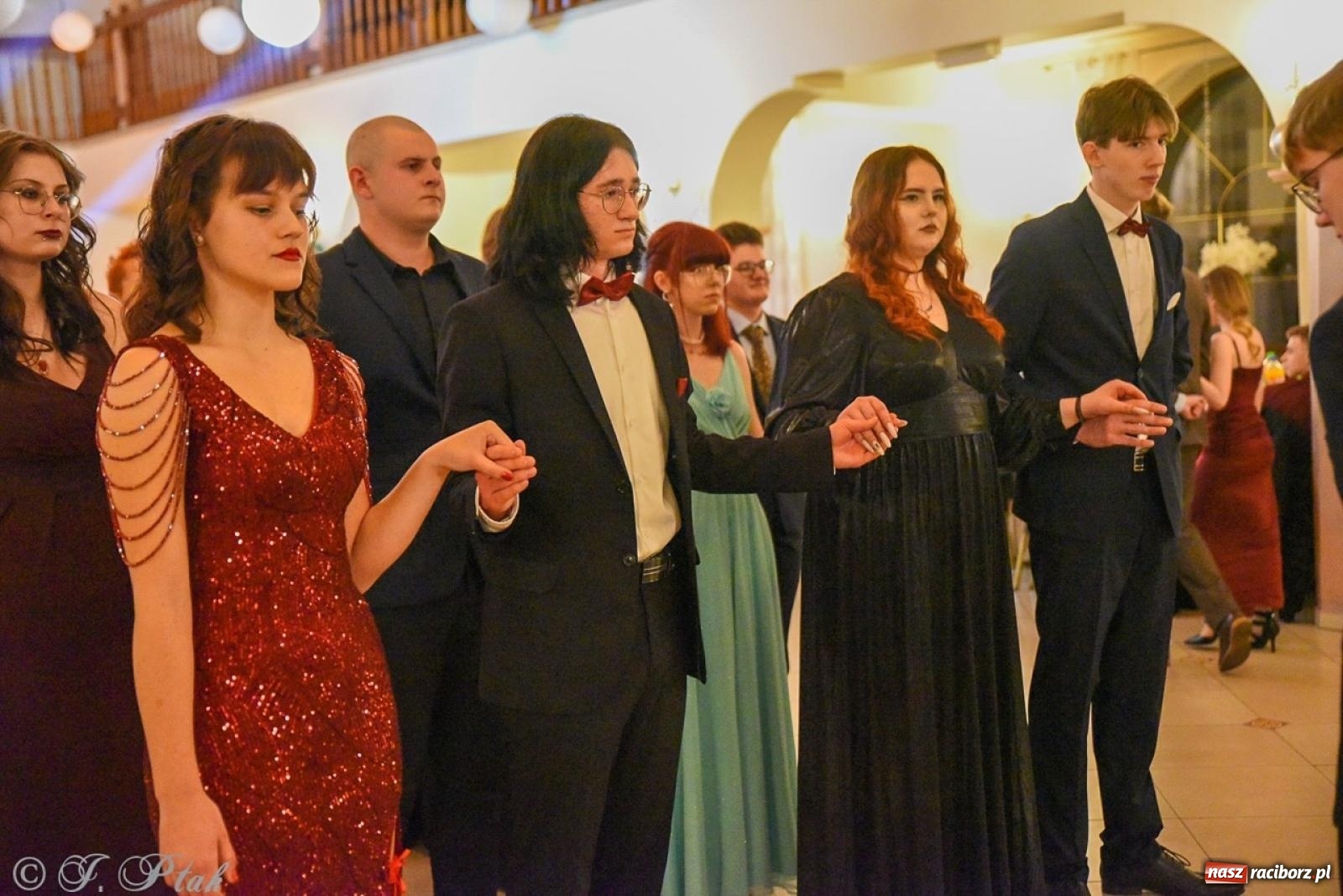 Zdjęcie w galerii na portalu naszraciborz.pl: Studniówka I LO i Liceum Sztuk Plastycznych na bis! wiadomości z regionu