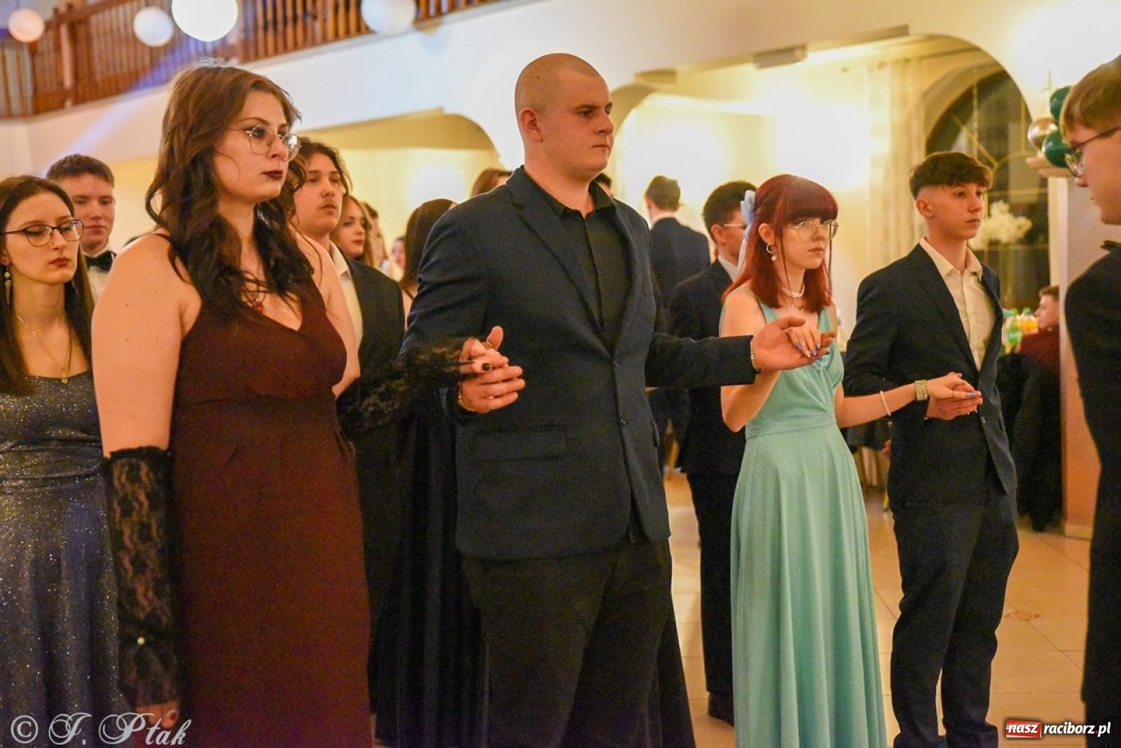 Zdjęcie w galerii na portalu naszraciborz.pl: Studniówka I LO i Liceum Sztuk Plastycznych na bis! wiadomości z regionu