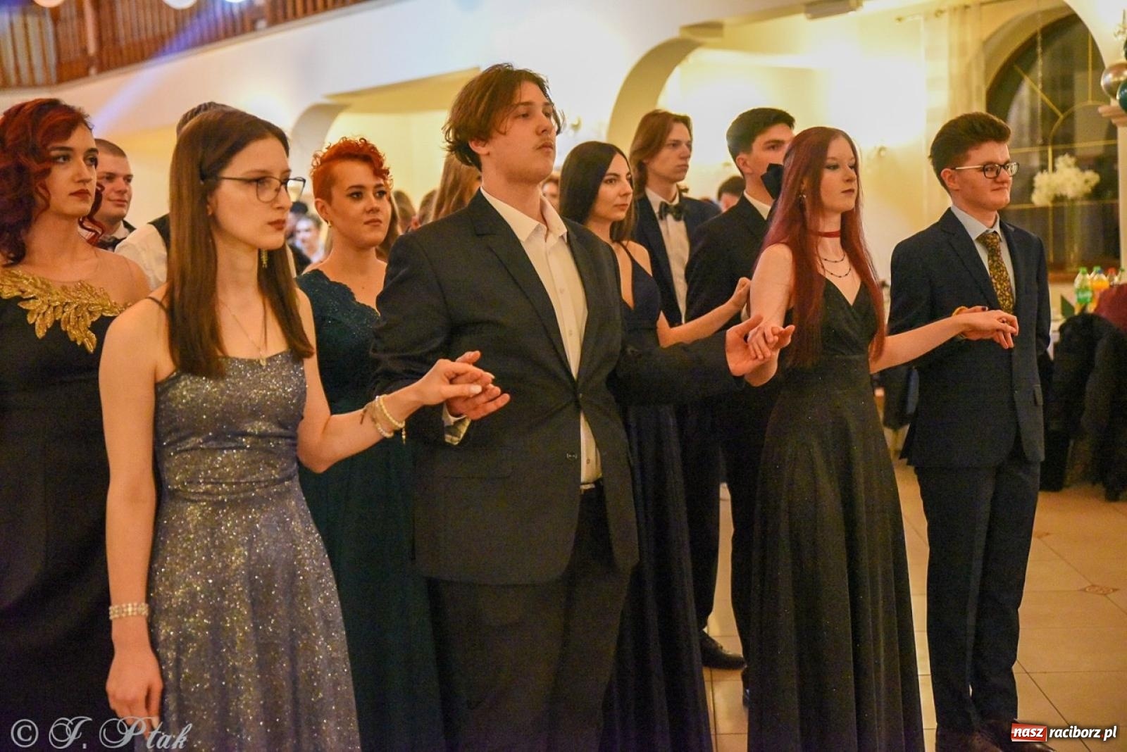 Zdjęcie w galerii na portalu naszraciborz.pl: Studniówka I LO i Liceum Sztuk Plastycznych na bis! wiadomości z regionu