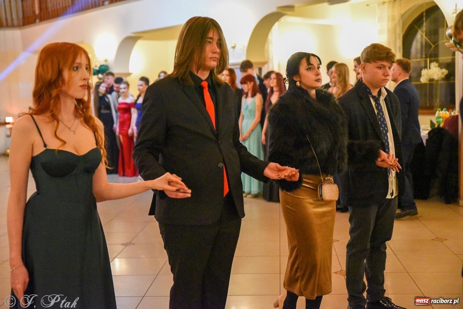 Zdjęcie w galerii na portalu naszraciborz.pl: Studniówka I LO i Liceum Sztuk Plastycznych na bis! wiadomości z regionu