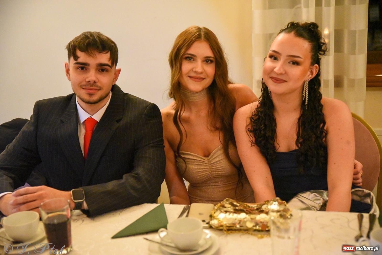 Zdjęcie w galerii na portalu naszraciborz.pl: Studniówka I LO i Liceum Sztuk Plastycznych na bis! wiadomości z regionu