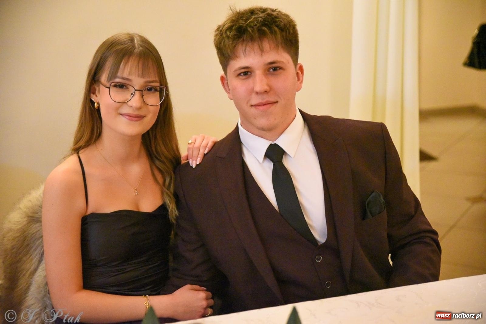 Zdjęcie w galerii na portalu naszraciborz.pl: Studniówka I LO i Liceum Sztuk Plastycznych na bis! wiadomości z regionu