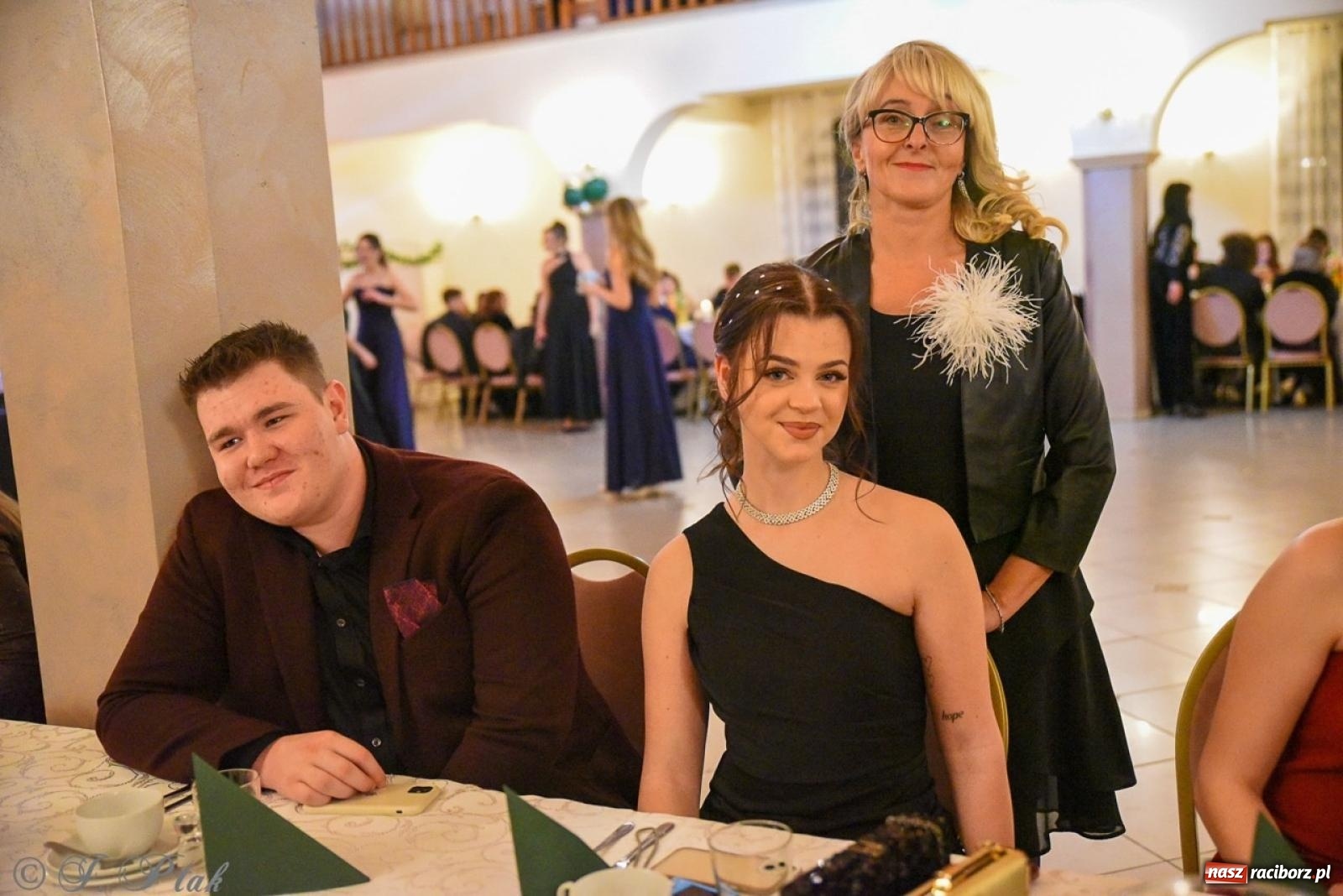 Zdjęcie w galerii na portalu naszraciborz.pl: Studniówka I LO i Liceum Sztuk Plastycznych na bis! wiadomości z regionu