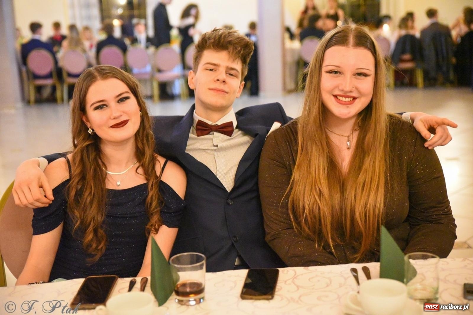 Zdjęcie w galerii na portalu naszraciborz.pl: Studniówka I LO i Liceum Sztuk Plastycznych na bis! wiadomości z regionu