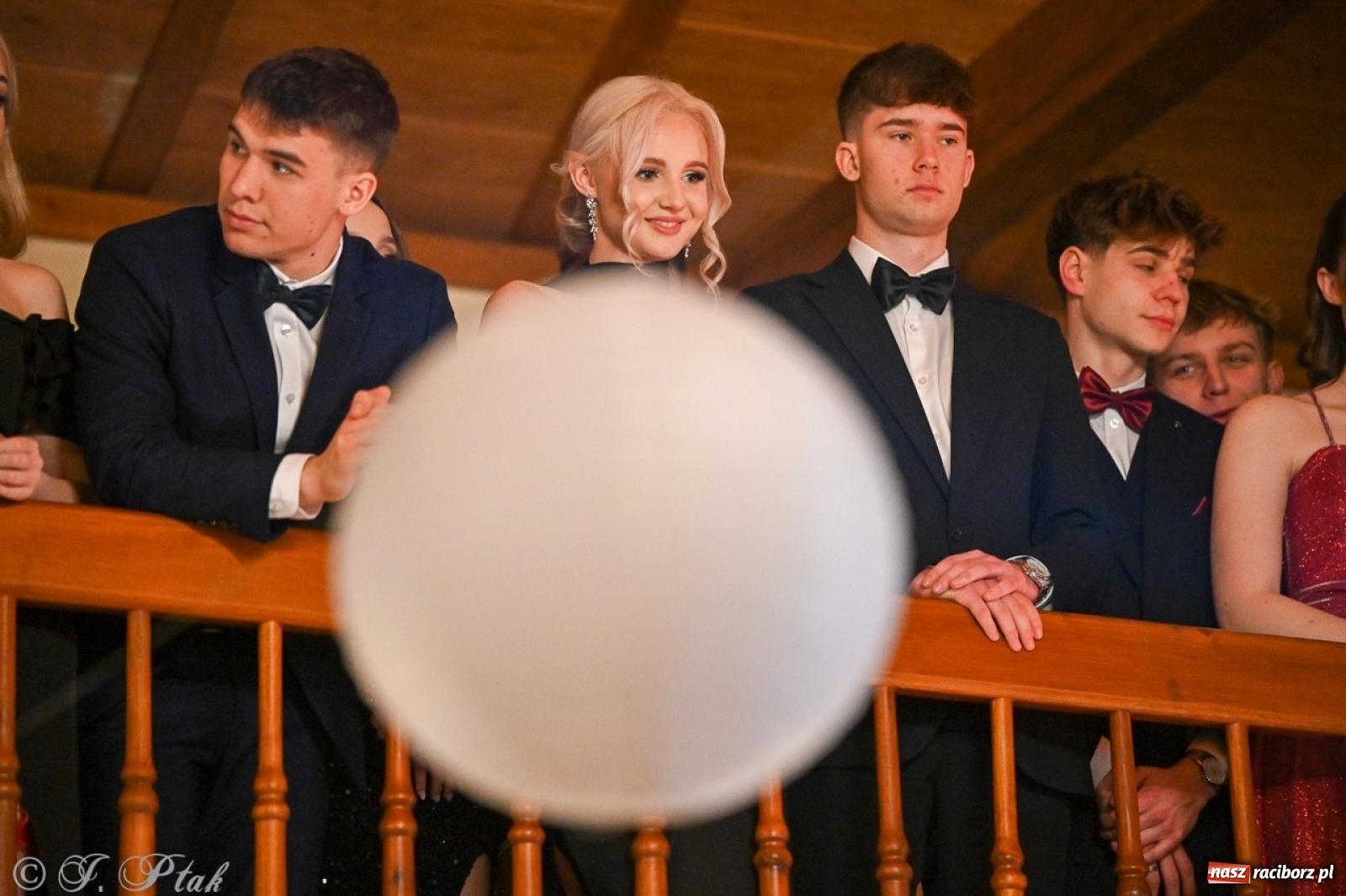 Zdjęcie w galerii na portalu naszraciborz.pl: Studniówka I LO i Liceum Sztuk Plastycznych na bis! wiadomości z regionu