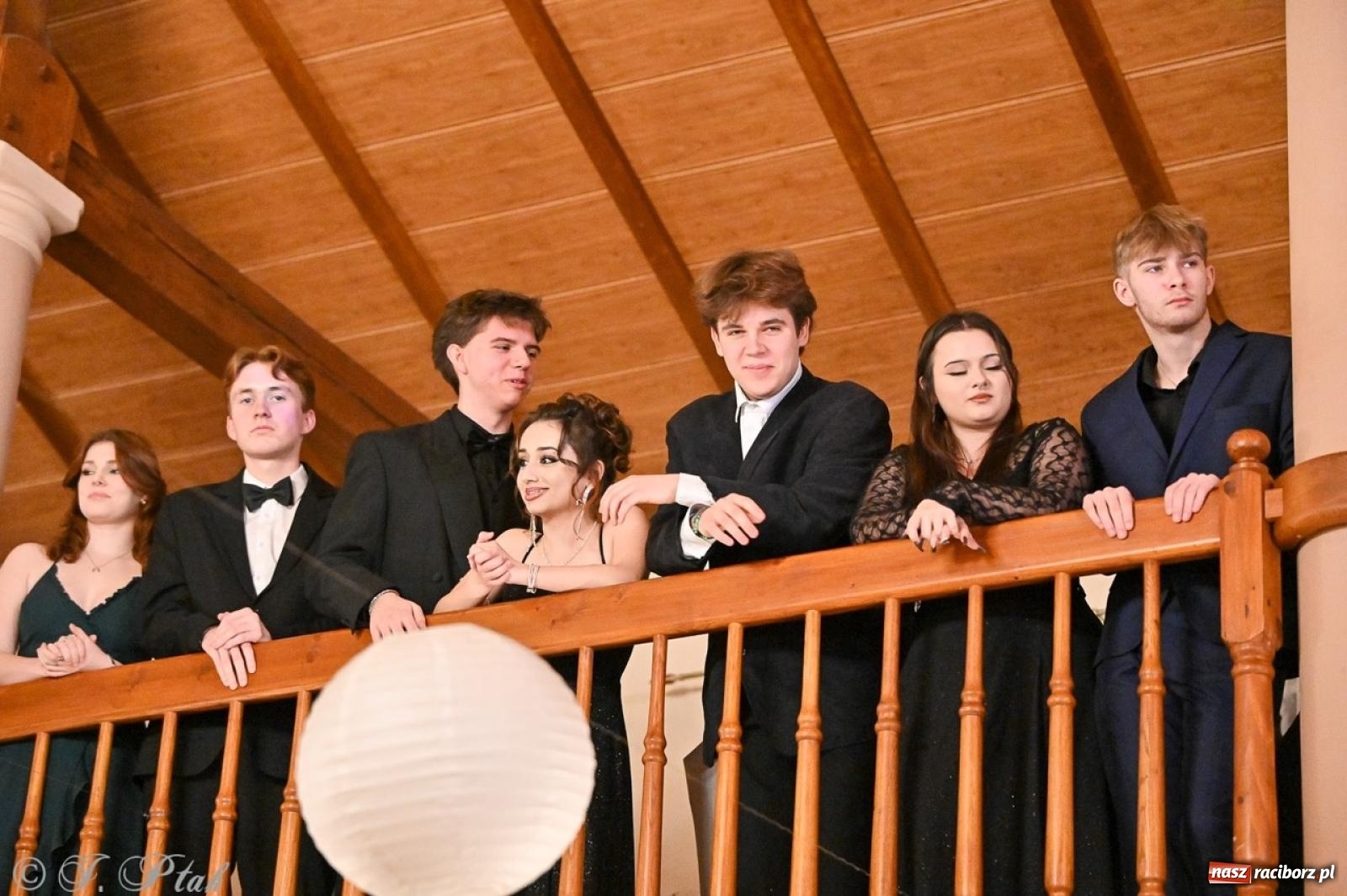 Zdjęcie w galerii na portalu naszraciborz.pl: Studniówka I LO i Liceum Sztuk Plastycznych na bis! wiadomości z regionu