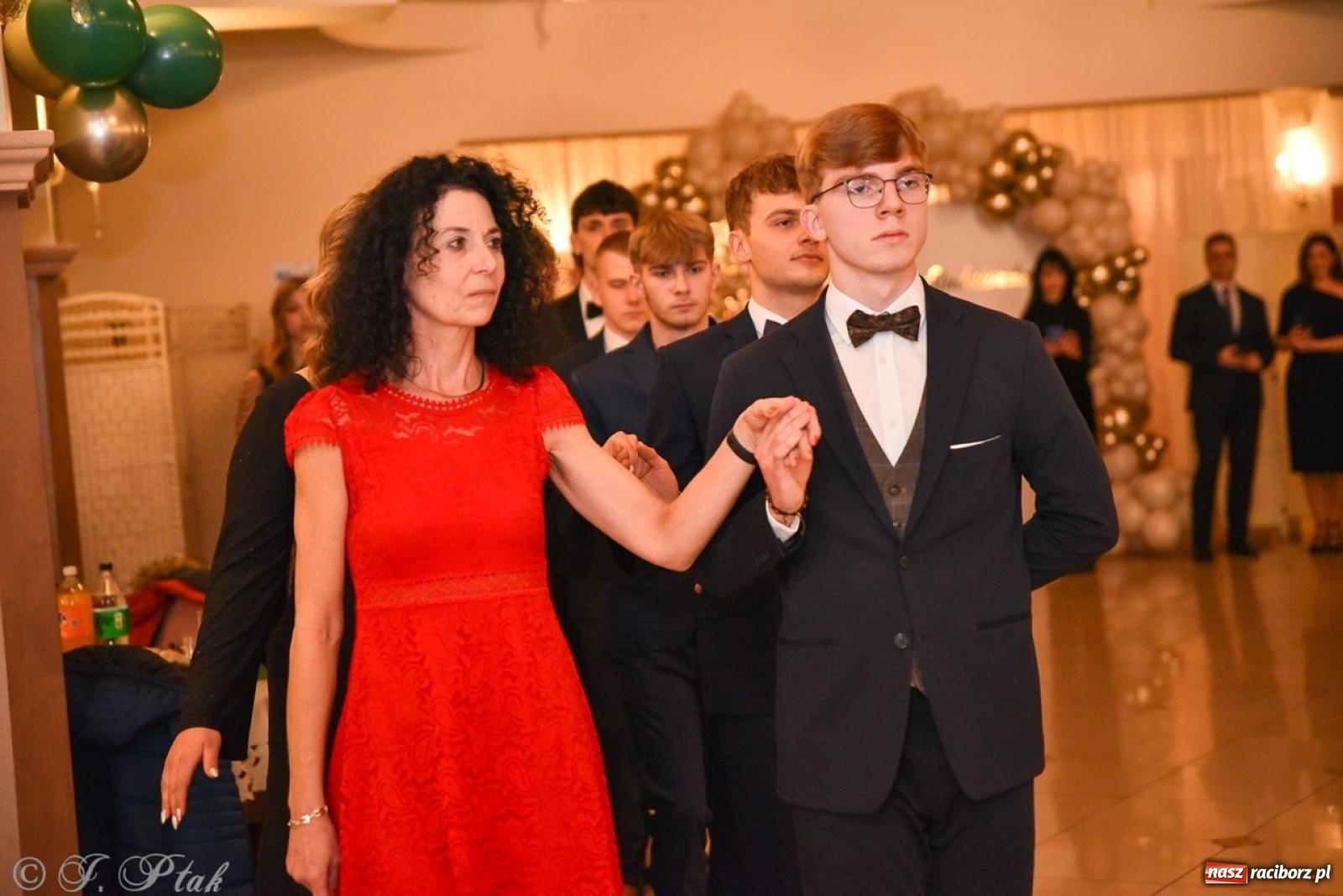 Zdjęcie w galerii na portalu naszraciborz.pl: Studniówka I LO i Liceum Sztuk Plastycznych na bis! wiadomości z regionu