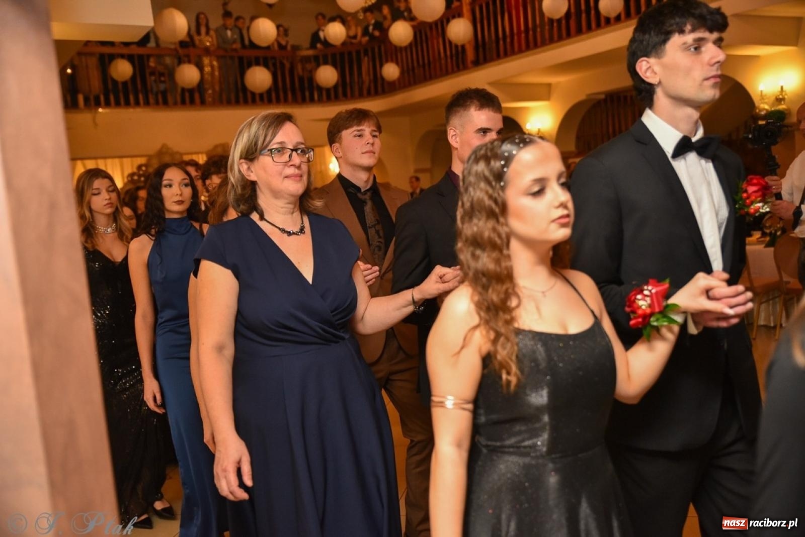 Zdjęcie w galerii na portalu naszraciborz.pl: Studniówka I LO i Liceum Sztuk Plastycznych na bis! wiadomości z regionu