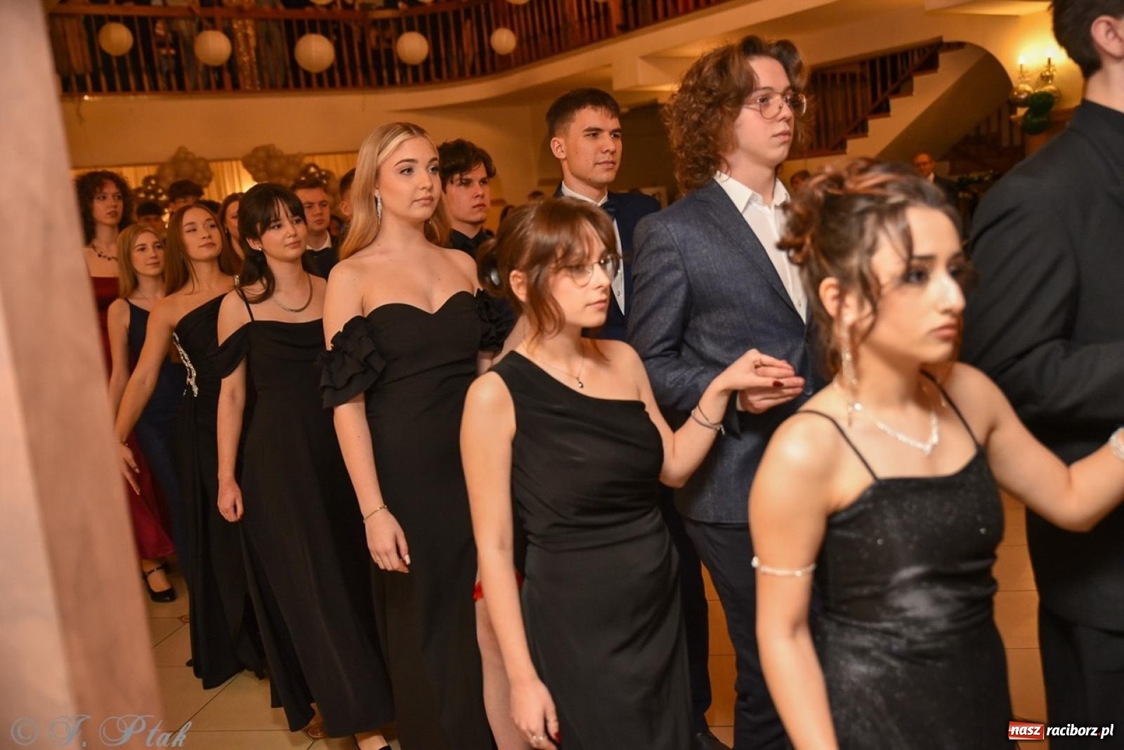 Zdjęcie w galerii na portalu naszraciborz.pl: Studniówka I LO i Liceum Sztuk Plastycznych na bis! wiadomości z regionu