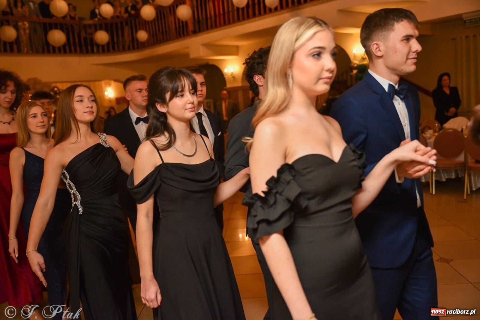 Zdjęcie w galerii na portalu naszraciborz.pl: Studniówka I LO i Liceum Sztuk Plastycznych na bis! wiadomości z regionu