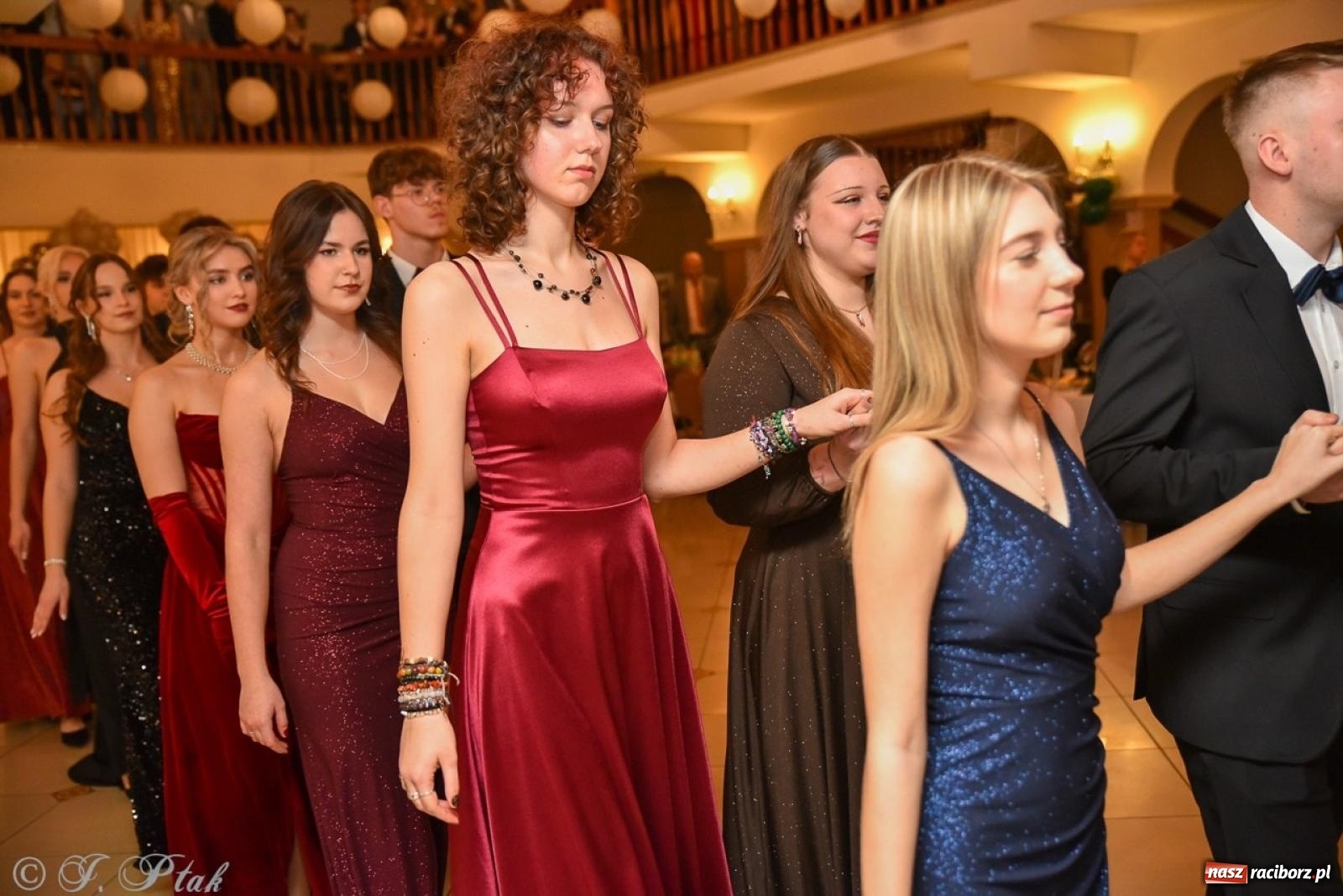 Zdjęcie w galerii na portalu naszraciborz.pl: Studniówka I LO i Liceum Sztuk Plastycznych na bis! wiadomości z regionu