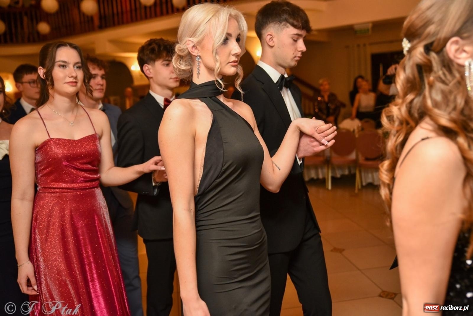 Zdjęcie w galerii na portalu naszraciborz.pl: Studniówka I LO i Liceum Sztuk Plastycznych na bis! wiadomości z regionu