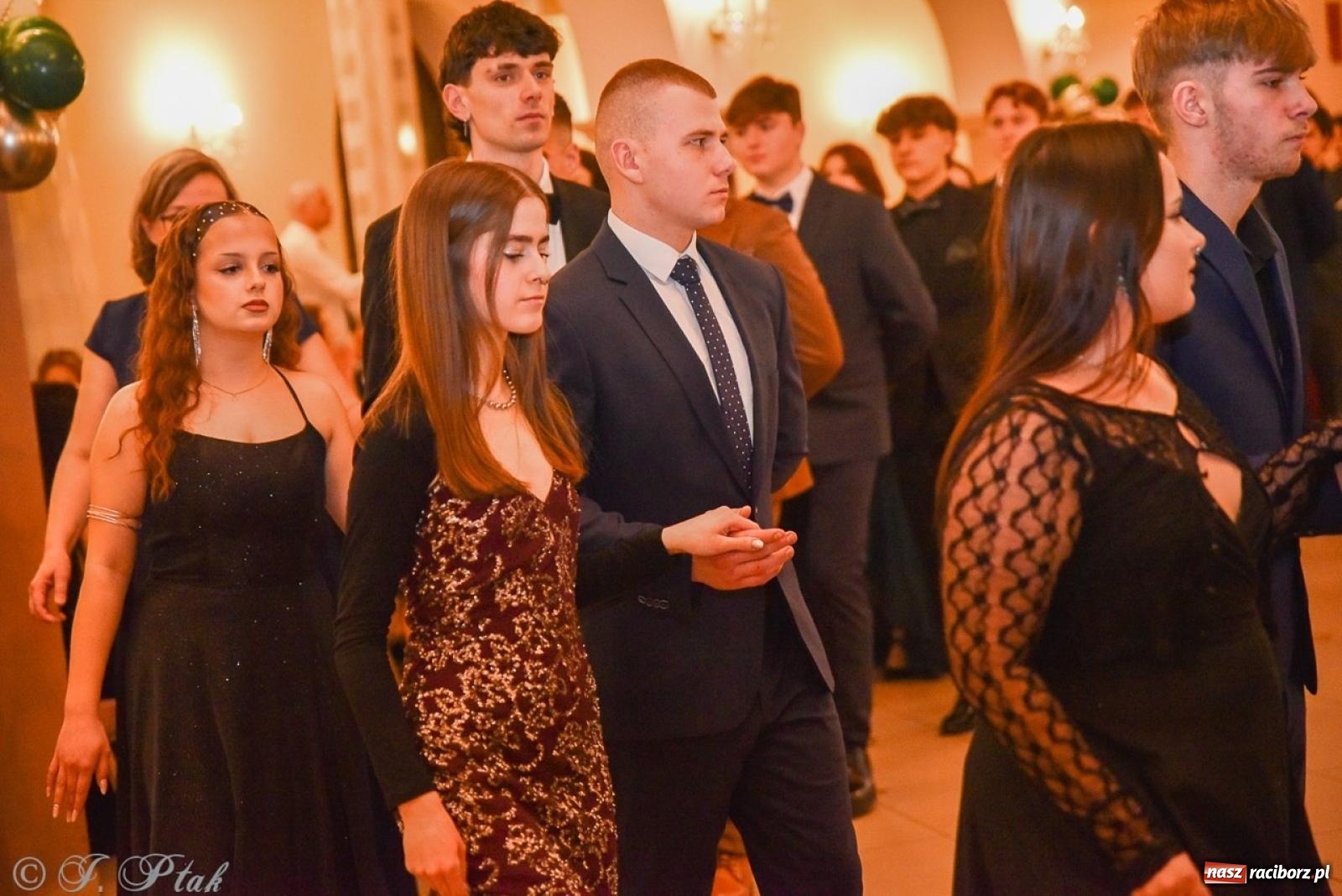 Zdjęcie w galerii na portalu naszraciborz.pl: Studniówka I LO i Liceum Sztuk Plastycznych na bis! wiadomości z regionu