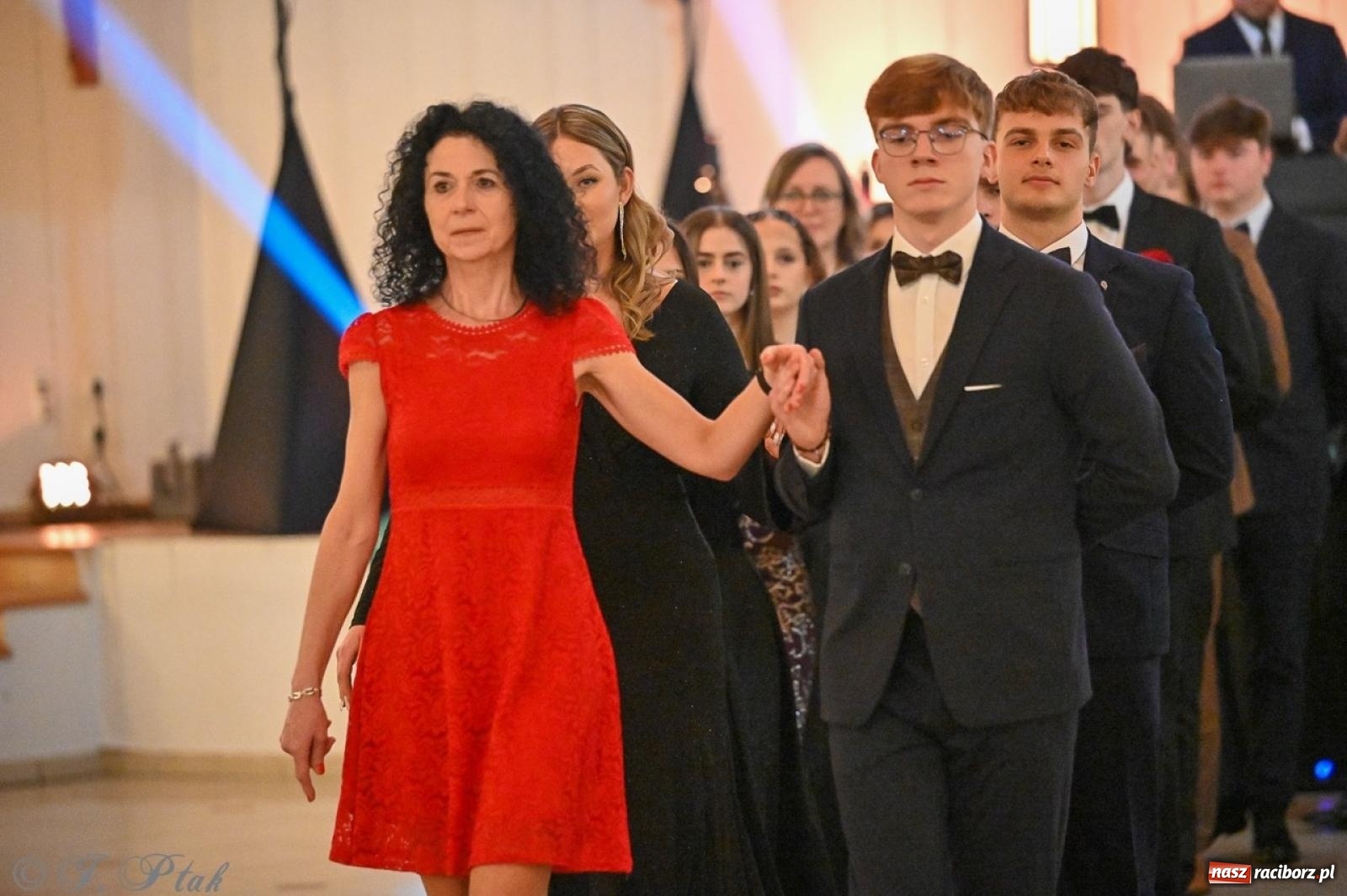 Zdjęcie w galerii na portalu naszraciborz.pl: Studniówka I LO i Liceum Sztuk Plastycznych na bis! wiadomości z regionu