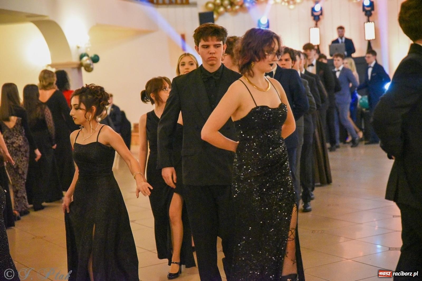 Zdjęcie w galerii na portalu naszraciborz.pl: Studniówka I LO i Liceum Sztuk Plastycznych na bis! wiadomości z regionu