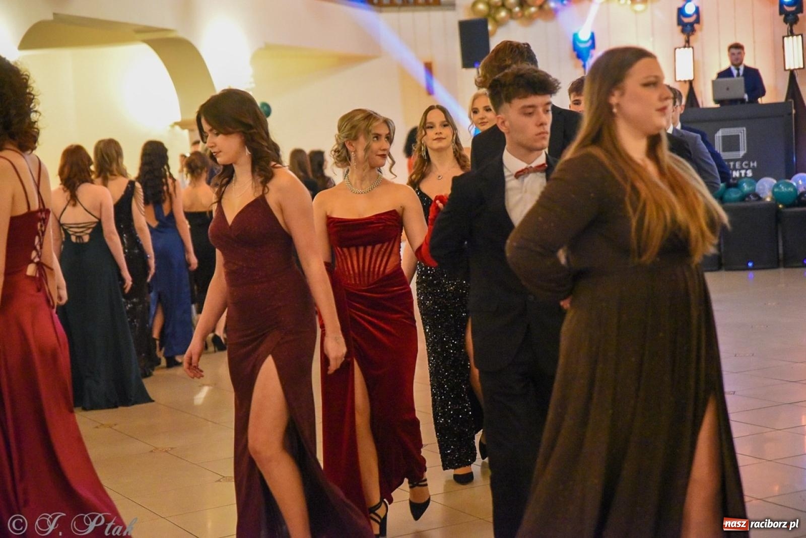 Zdjęcie w galerii na portalu naszraciborz.pl: Studniówka I LO i Liceum Sztuk Plastycznych na bis! wiadomości z regionu