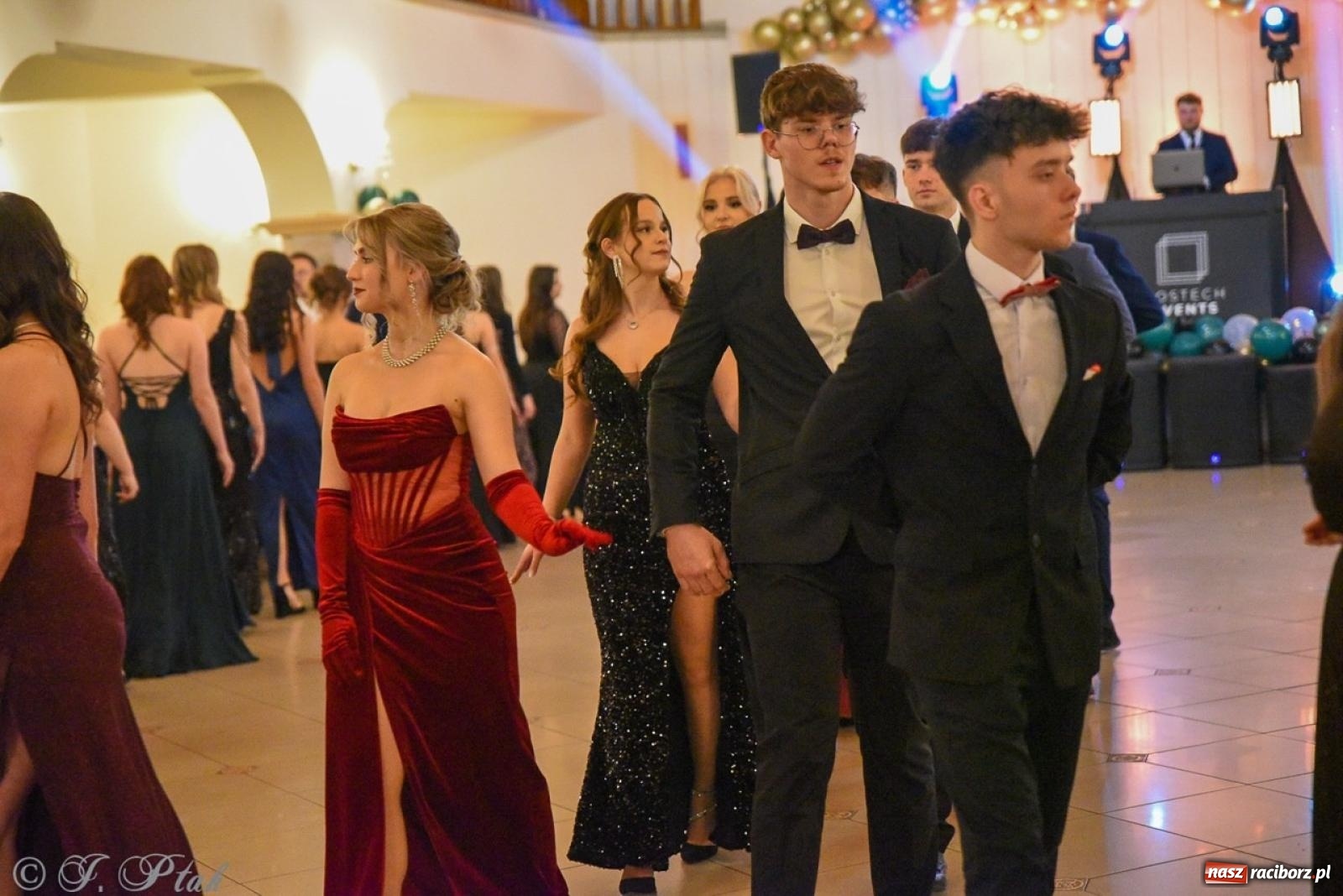 Zdjęcie w galerii na portalu naszraciborz.pl: Studniówka I LO i Liceum Sztuk Plastycznych na bis! wiadomości z regionu