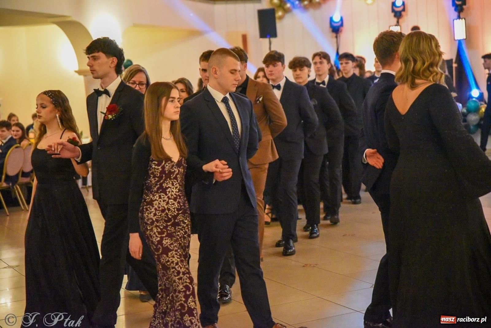 Zdjęcie w galerii na portalu naszraciborz.pl: Studniówka I LO i Liceum Sztuk Plastycznych na bis! wiadomości z regionu