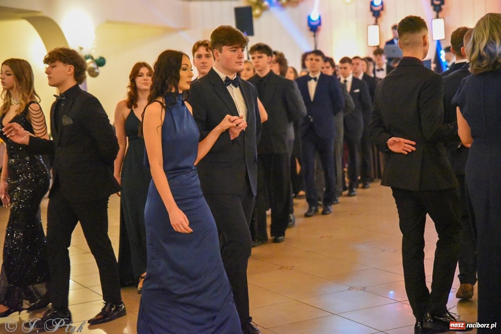 Zdjęcie w galerii na portalu naszraciborz.pl: Studniówka I LO i Liceum Sztuk Plastycznych na bis! wiadomości z regionu