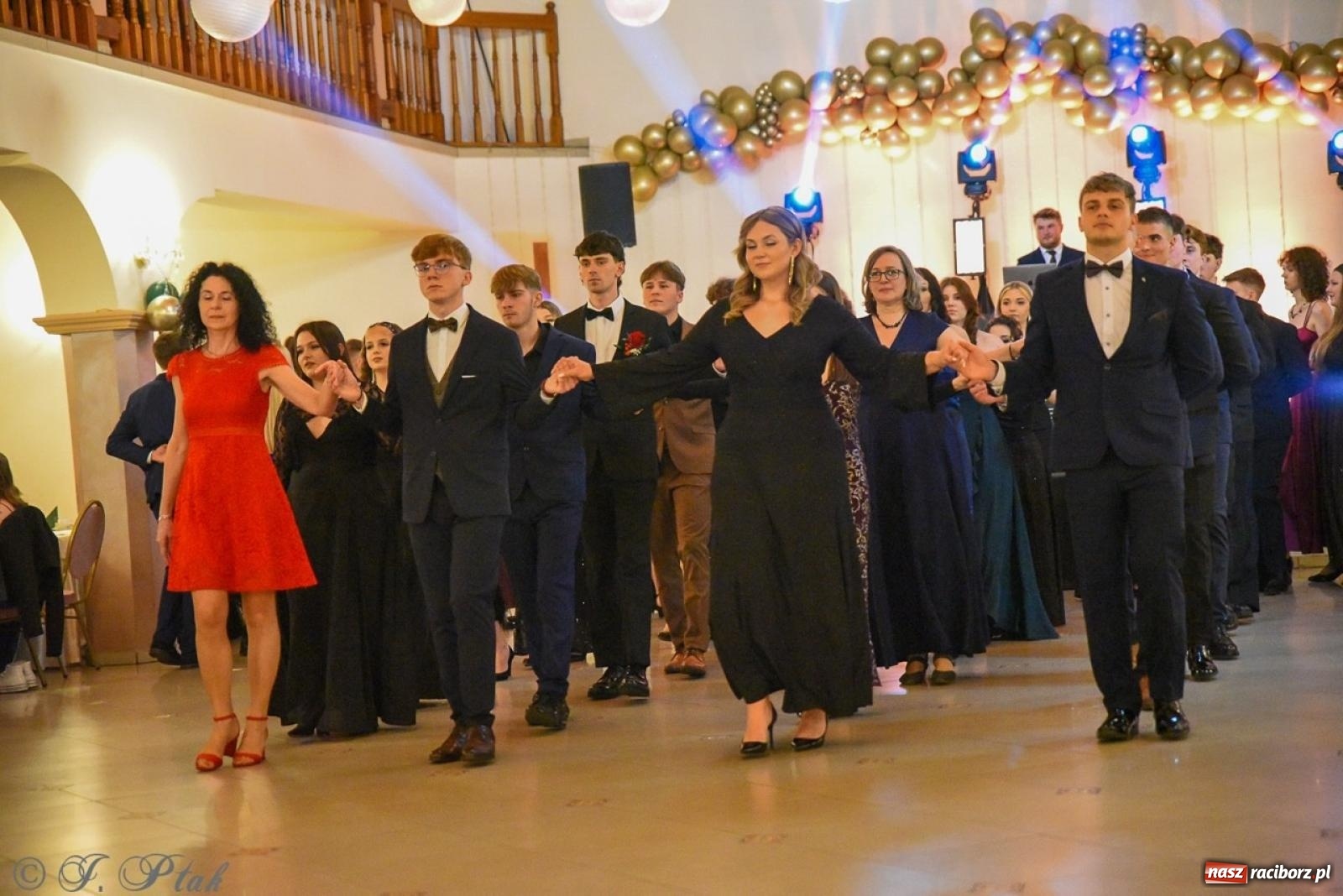 Zdjęcie w galerii na portalu naszraciborz.pl: Studniówka I LO i Liceum Sztuk Plastycznych na bis! wiadomości z regionu