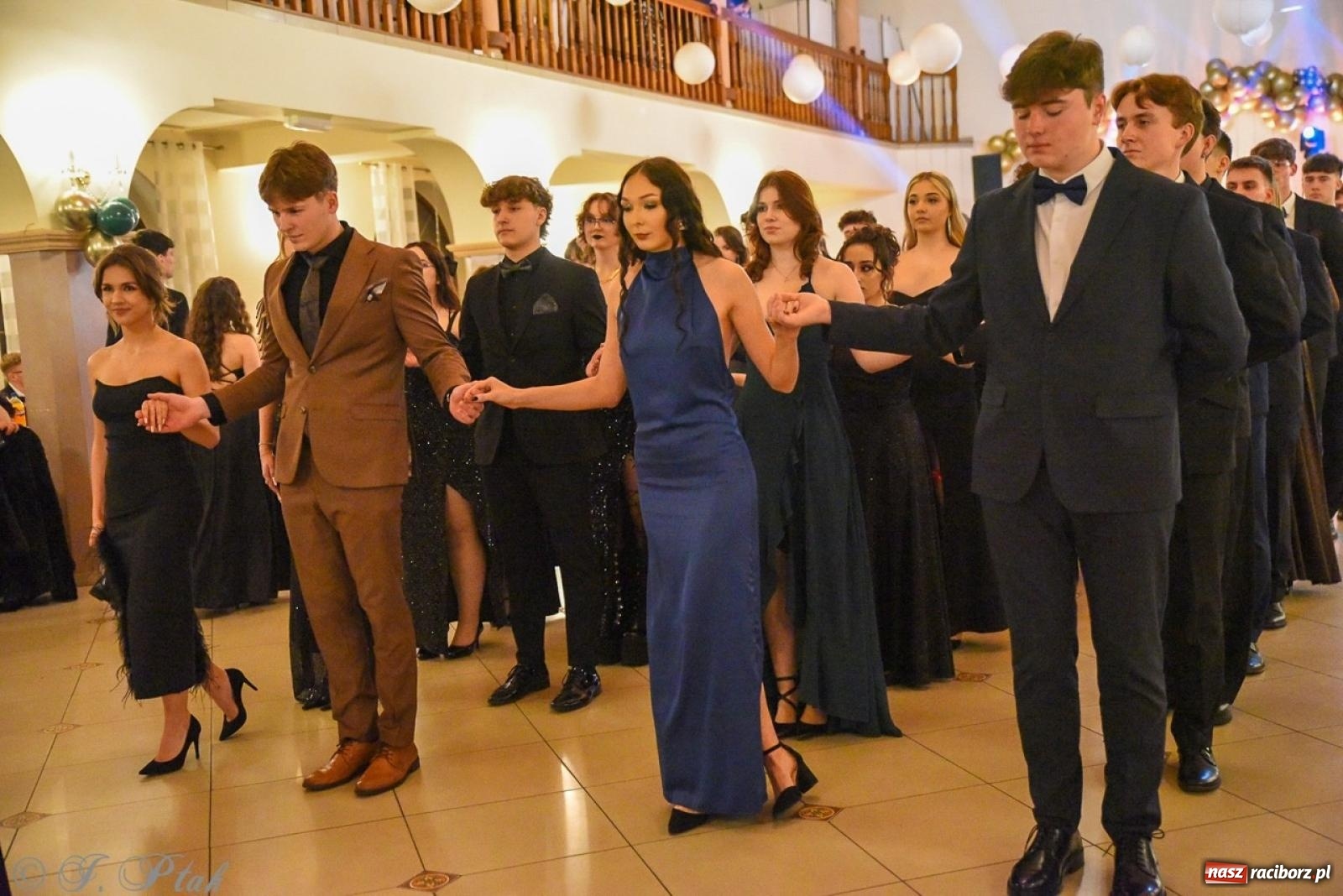 Zdjęcie w galerii na portalu naszraciborz.pl: Studniówka I LO i Liceum Sztuk Plastycznych na bis! wiadomości z regionu