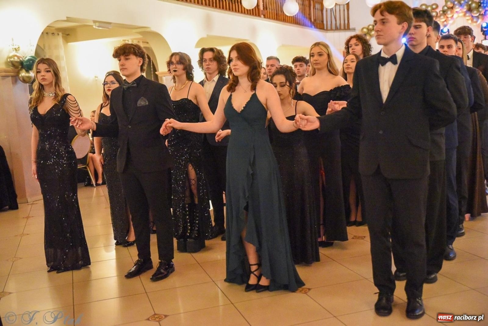 Zdjęcie w galerii na portalu naszraciborz.pl: Studniówka I LO i Liceum Sztuk Plastycznych na bis! wiadomości z regionu