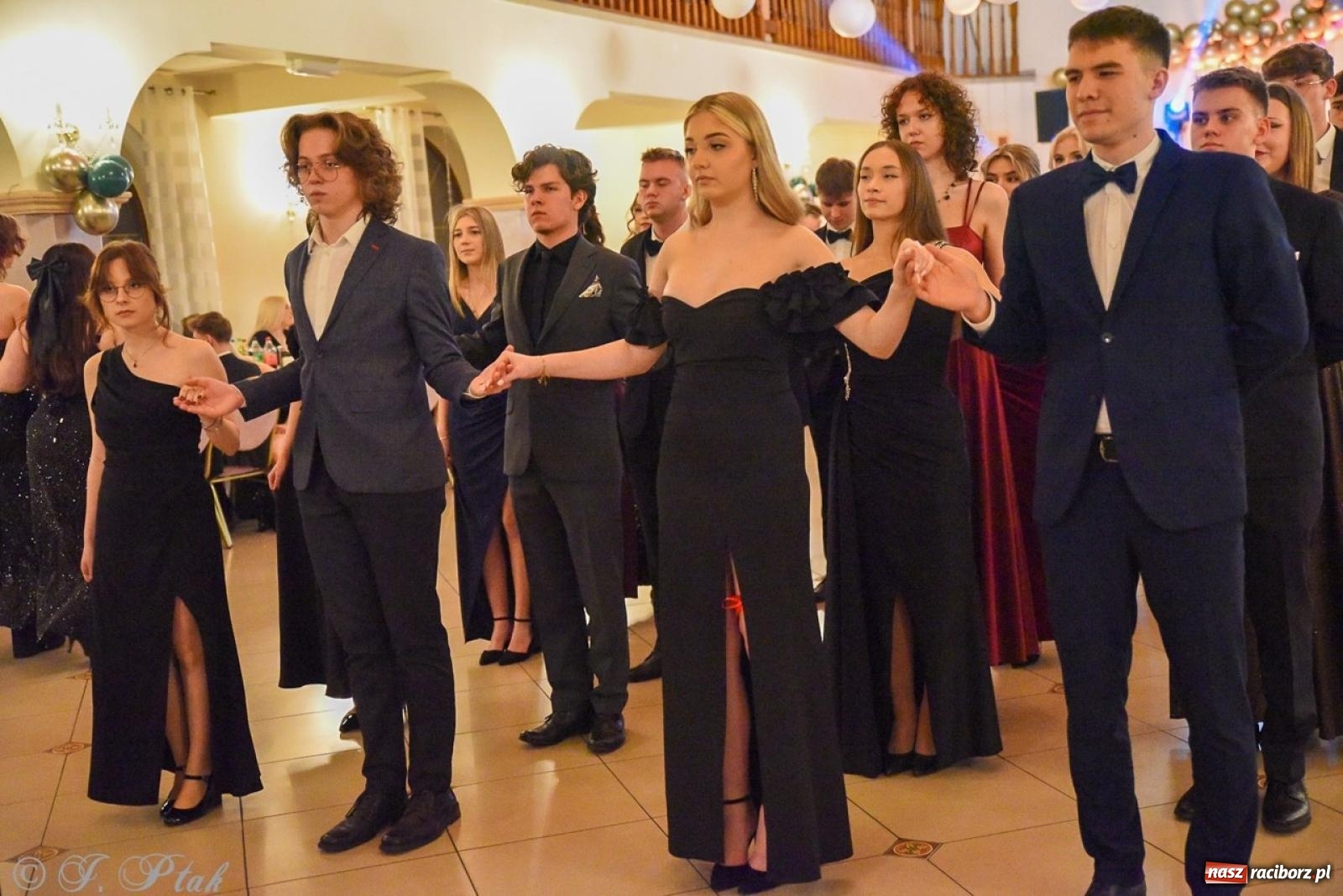 Zdjęcie w galerii na portalu naszraciborz.pl: Studniówka I LO i Liceum Sztuk Plastycznych na bis! wiadomości z regionu